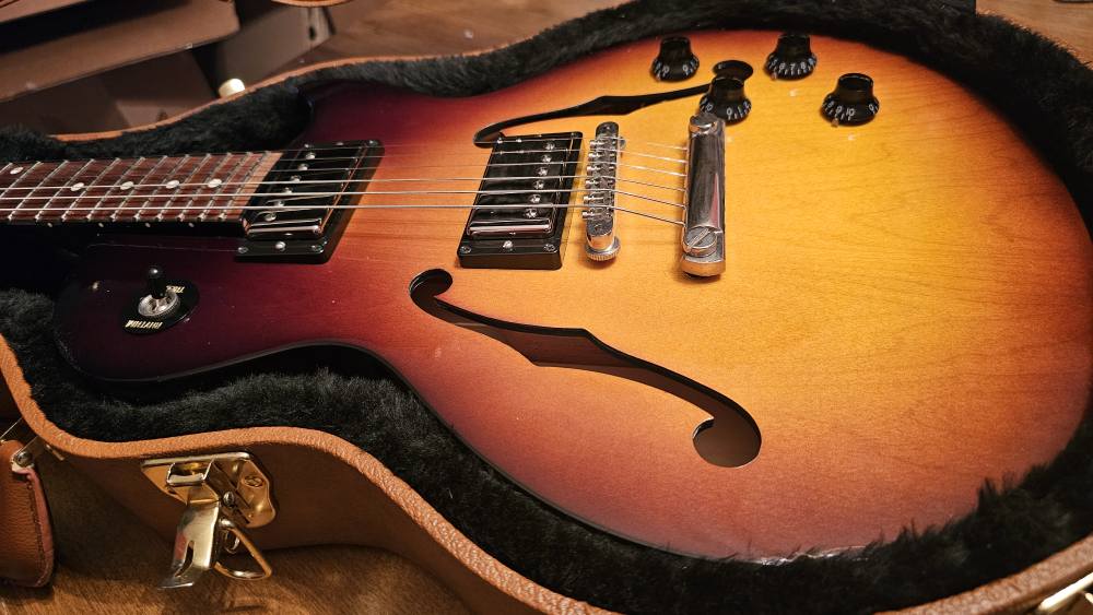 Memphis ES Les Paul Special semi-hollow guitar review
