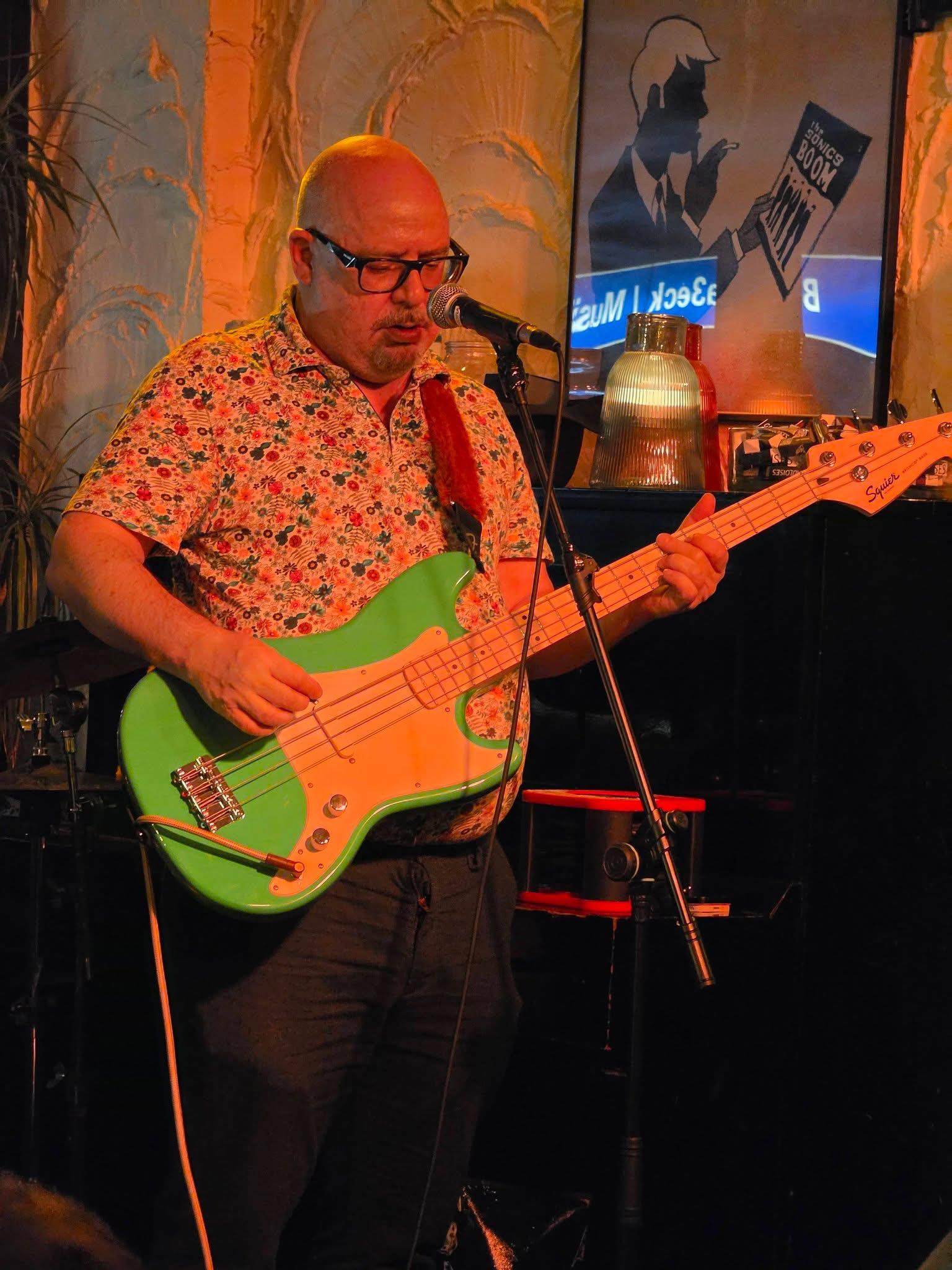 Squier Bronco bass sounds great with Boss ME-90B
