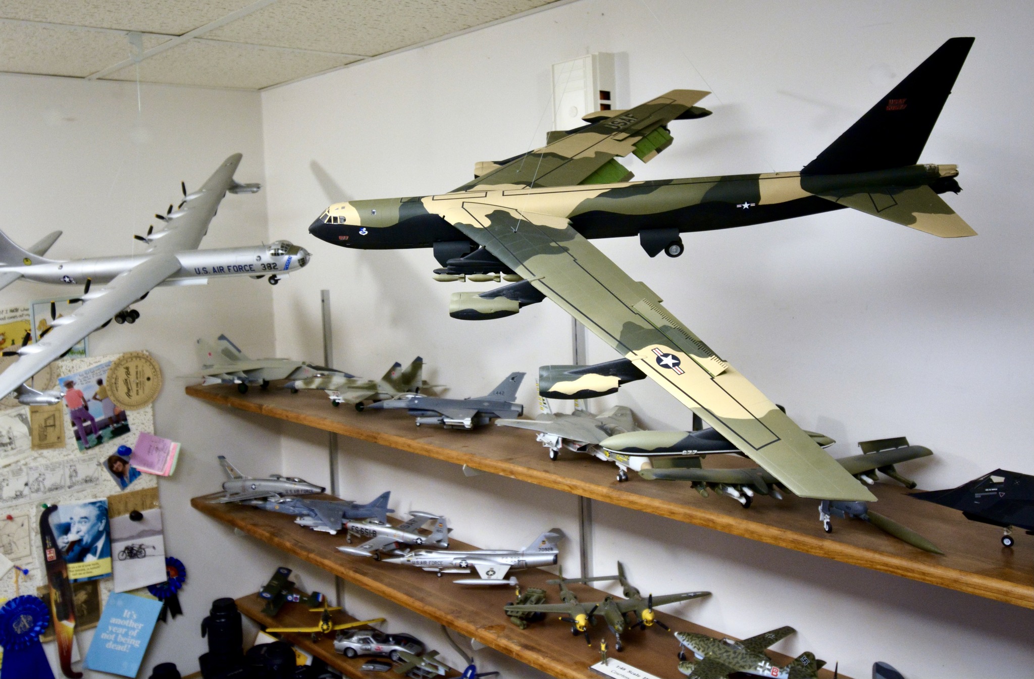 Tamiya 1:100 Boeing B-52D Stratofortress model kit review