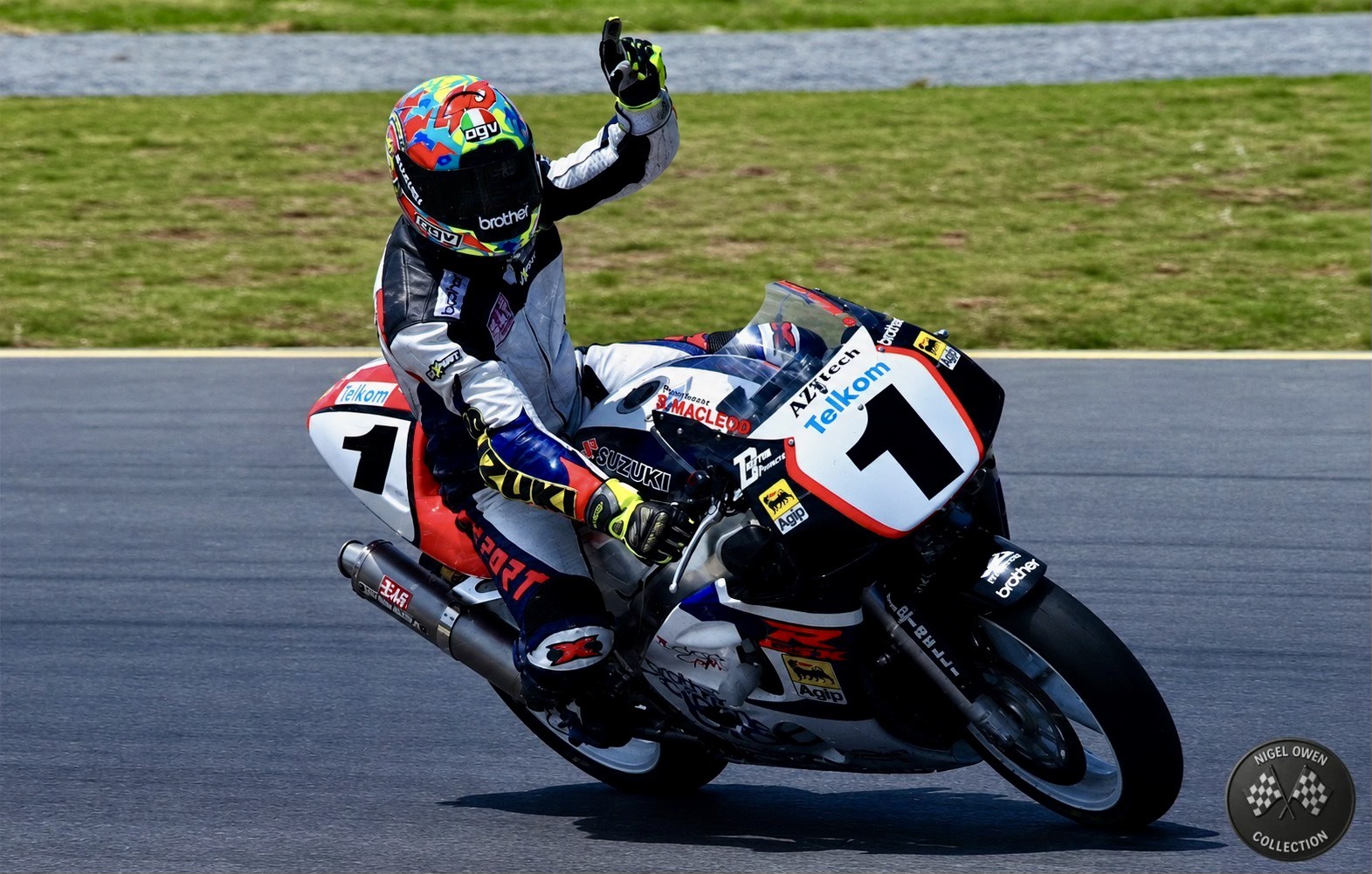 Joshua Ellis × Southwick Stewart MacLeod wins 2000 South African Superbike Championship