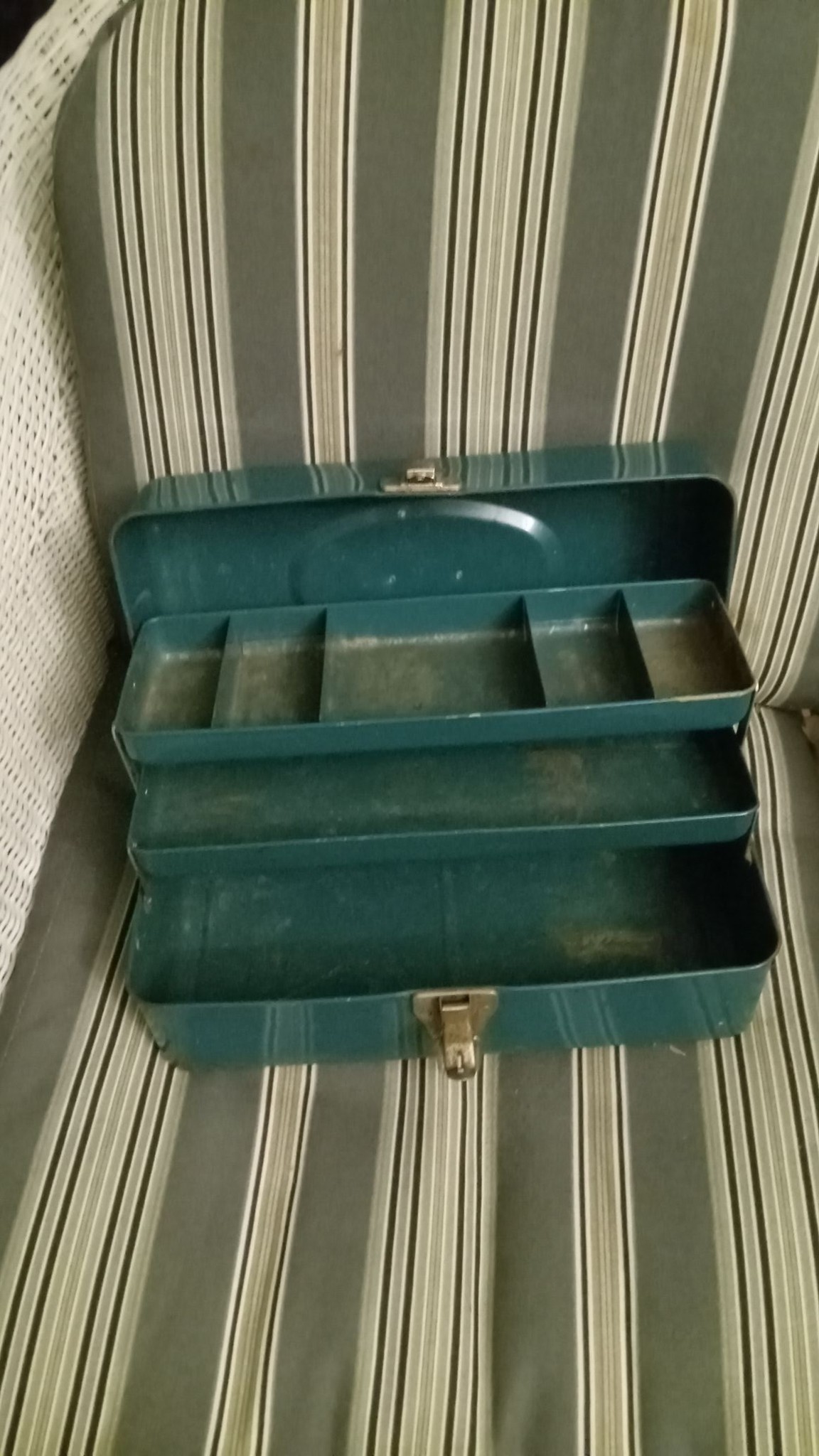 green metal tackle box Mint With 4 removable bait racks What to do with old