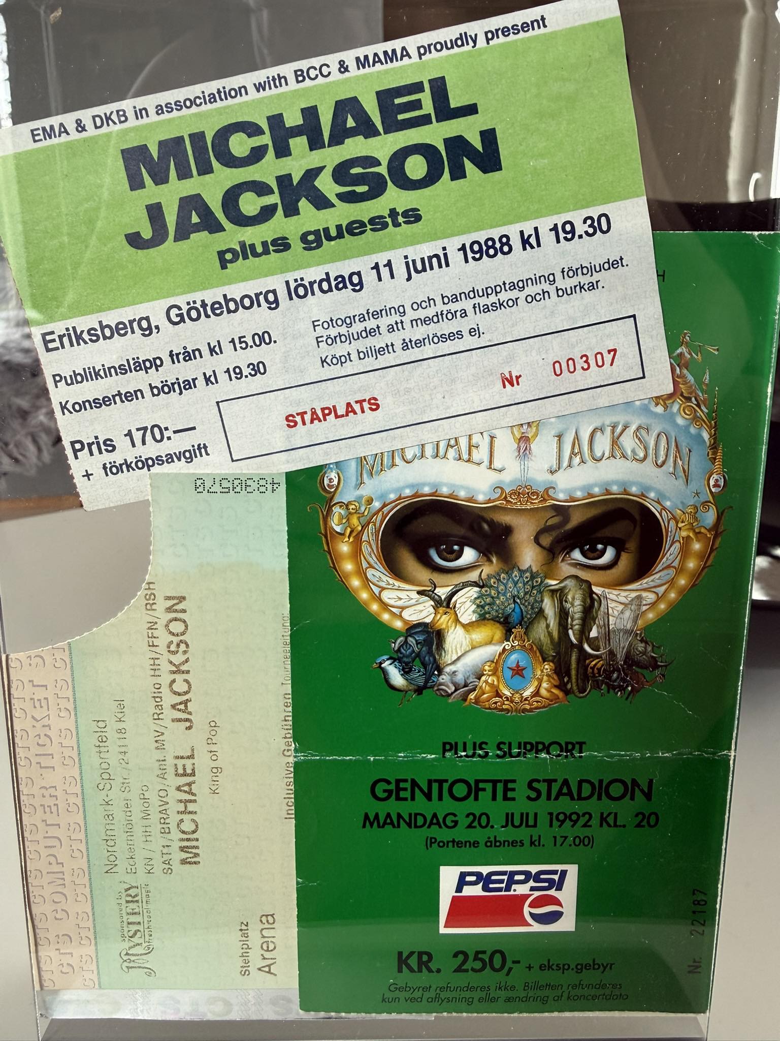 This is what Michael Jackson concert ticket looked like 😘❤️