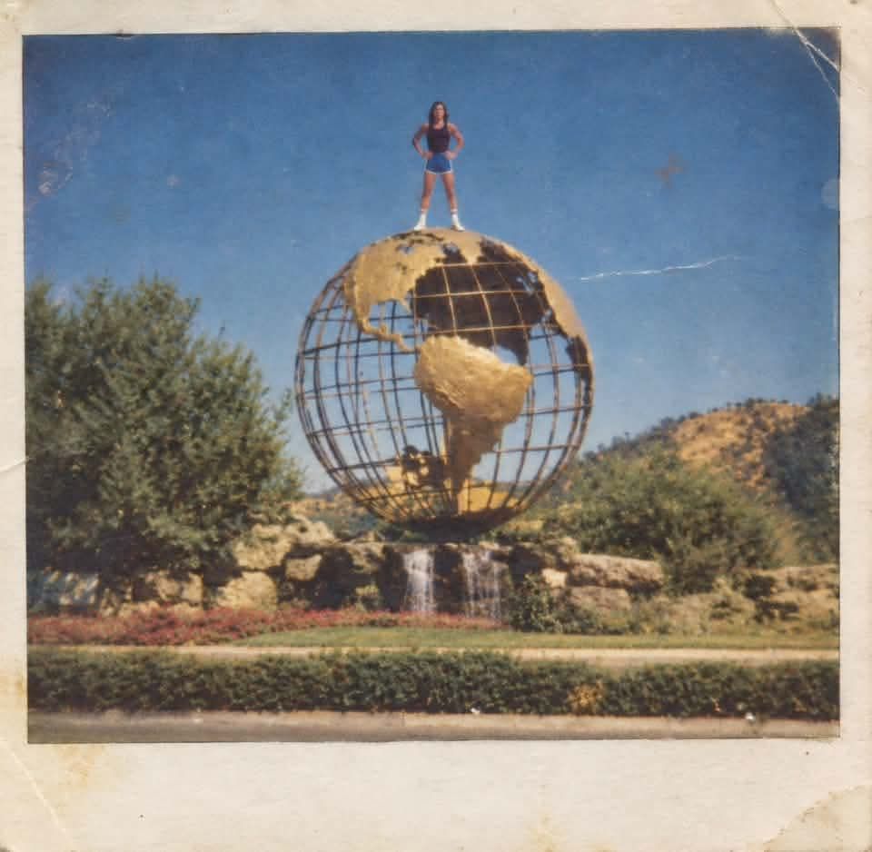 Who else climbed the giant globe statue in Walnut Creek?