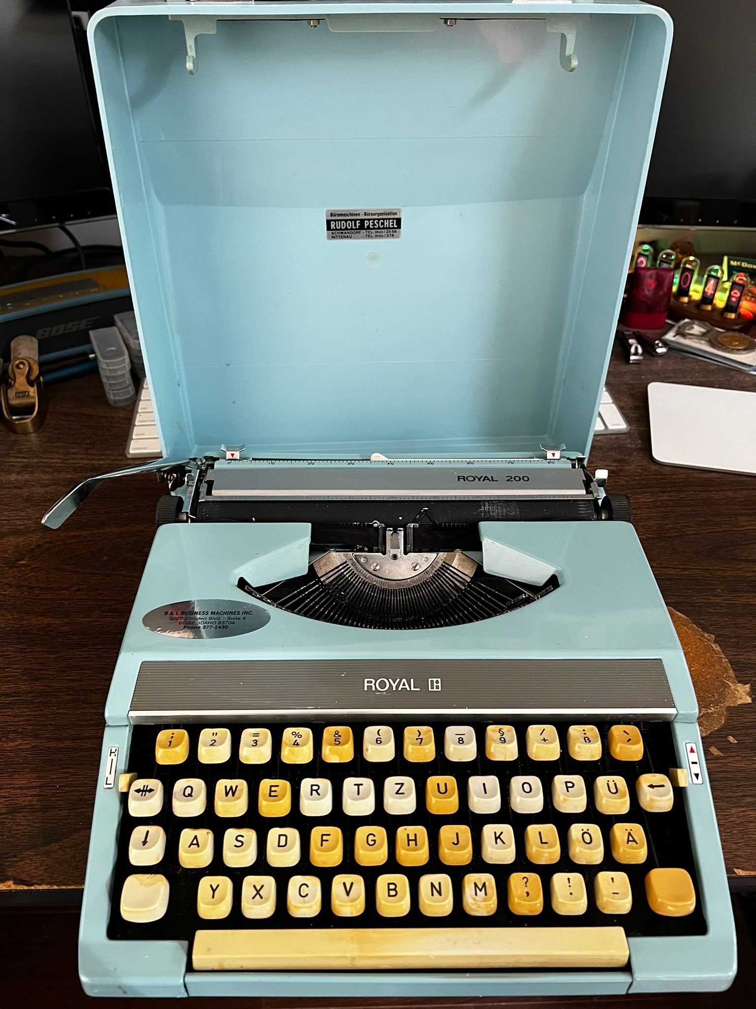 Royal 200 typewriter with German keyboard