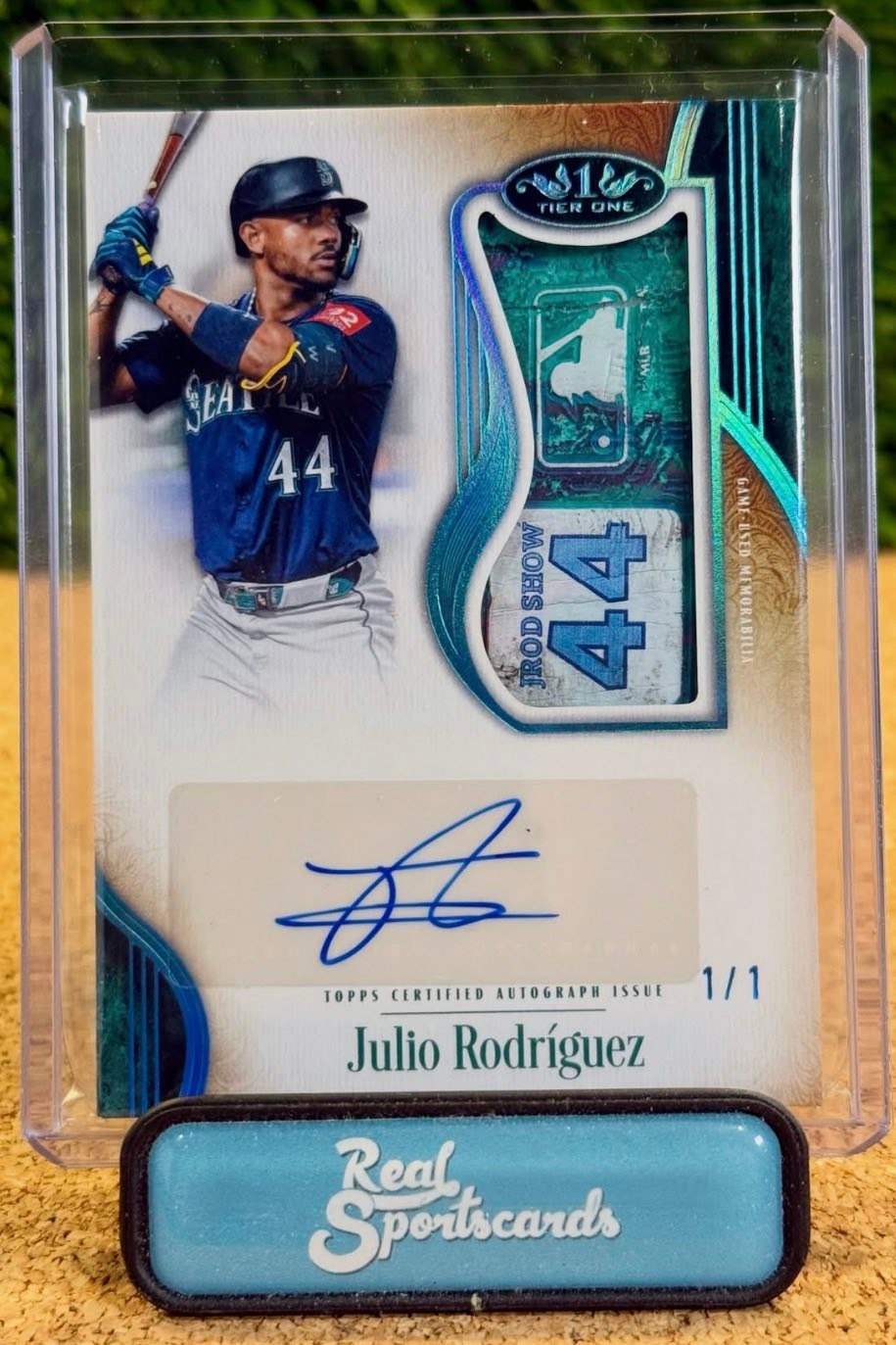 Added rare Julio Rodríguez relic card to my Mariners collection
