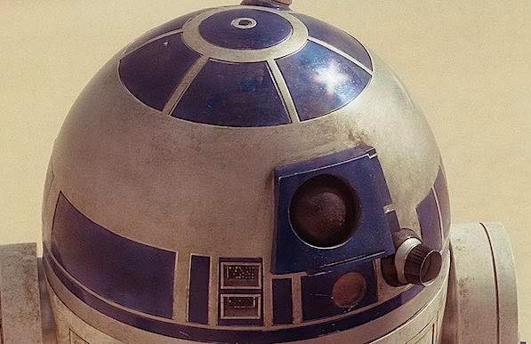 Jimmy Vee physically performs R2-D2 in Star Wars: The Last Jedi