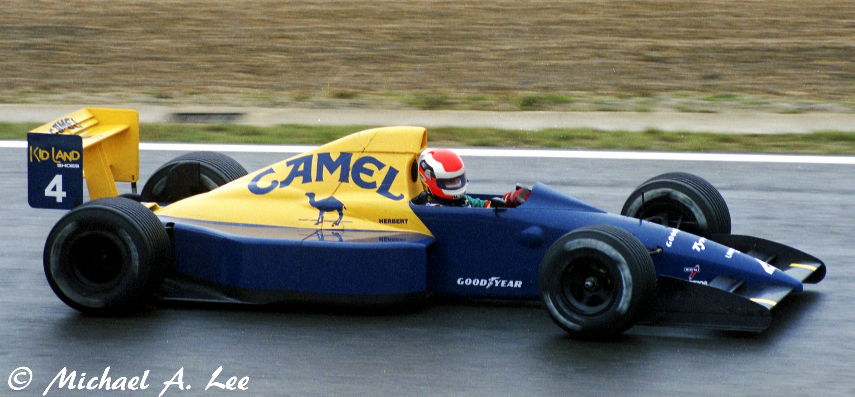 Tyrrell 018. Johny Herbert & Jean Alesi. 1989. Models Spark 1:43.