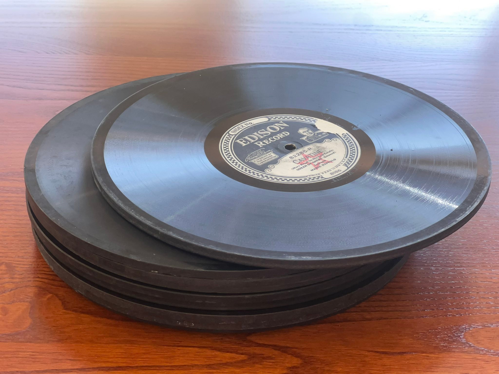 What are the differences between types of diamond disc records?