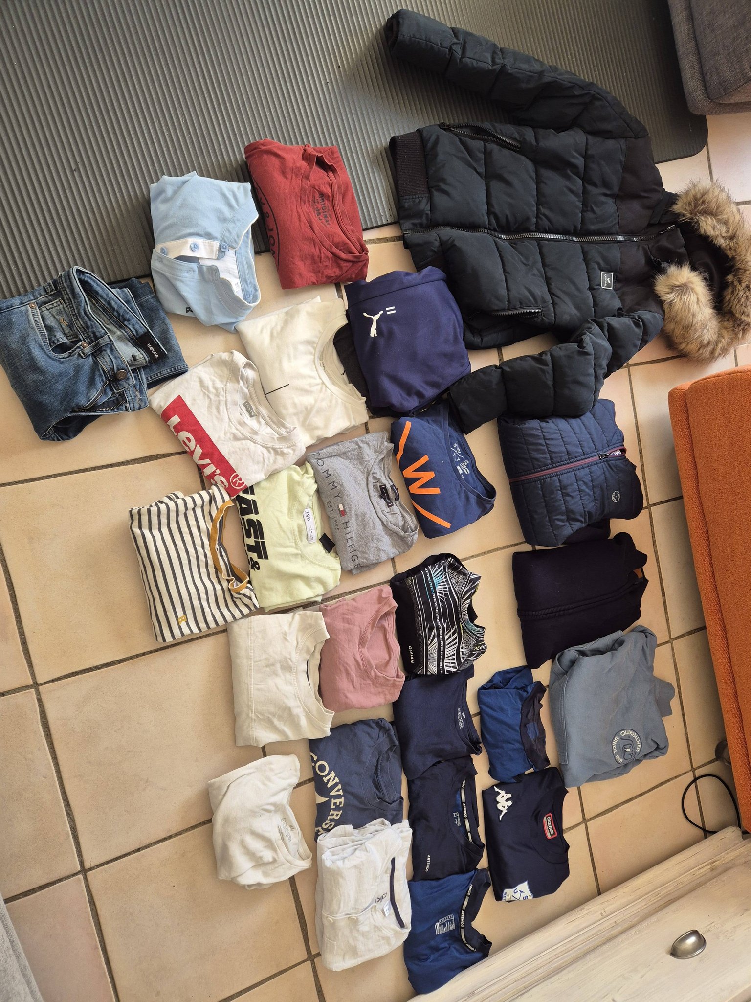 Lot De 12 Vêtements Pour Garçon 12/14 Ans - Occasion Très Bon état, Plusieurs Marques, Multicolore