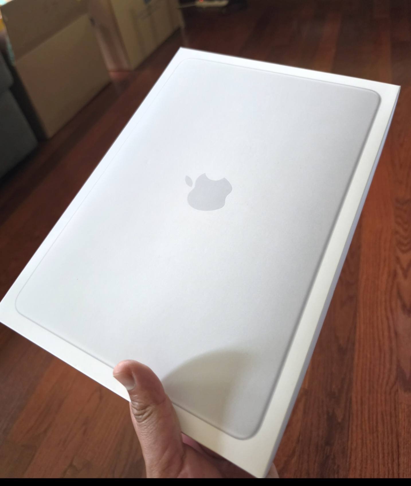 MacBook Neo Silver 512GB, teclado en español. Nueva, caja sellada