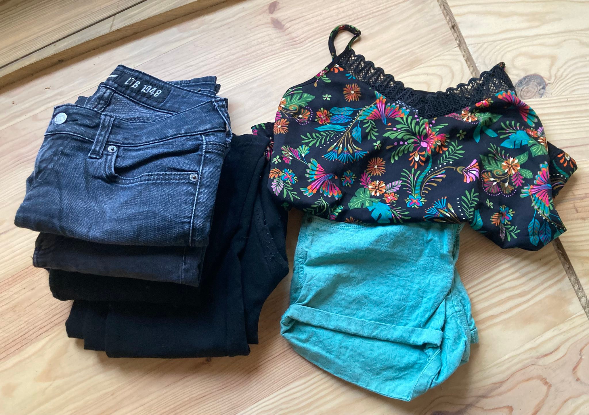 Lot De Vêtements Femme Taille 36 - Multicouleur - Occasion Très Bon État - Plusieurs Pièces