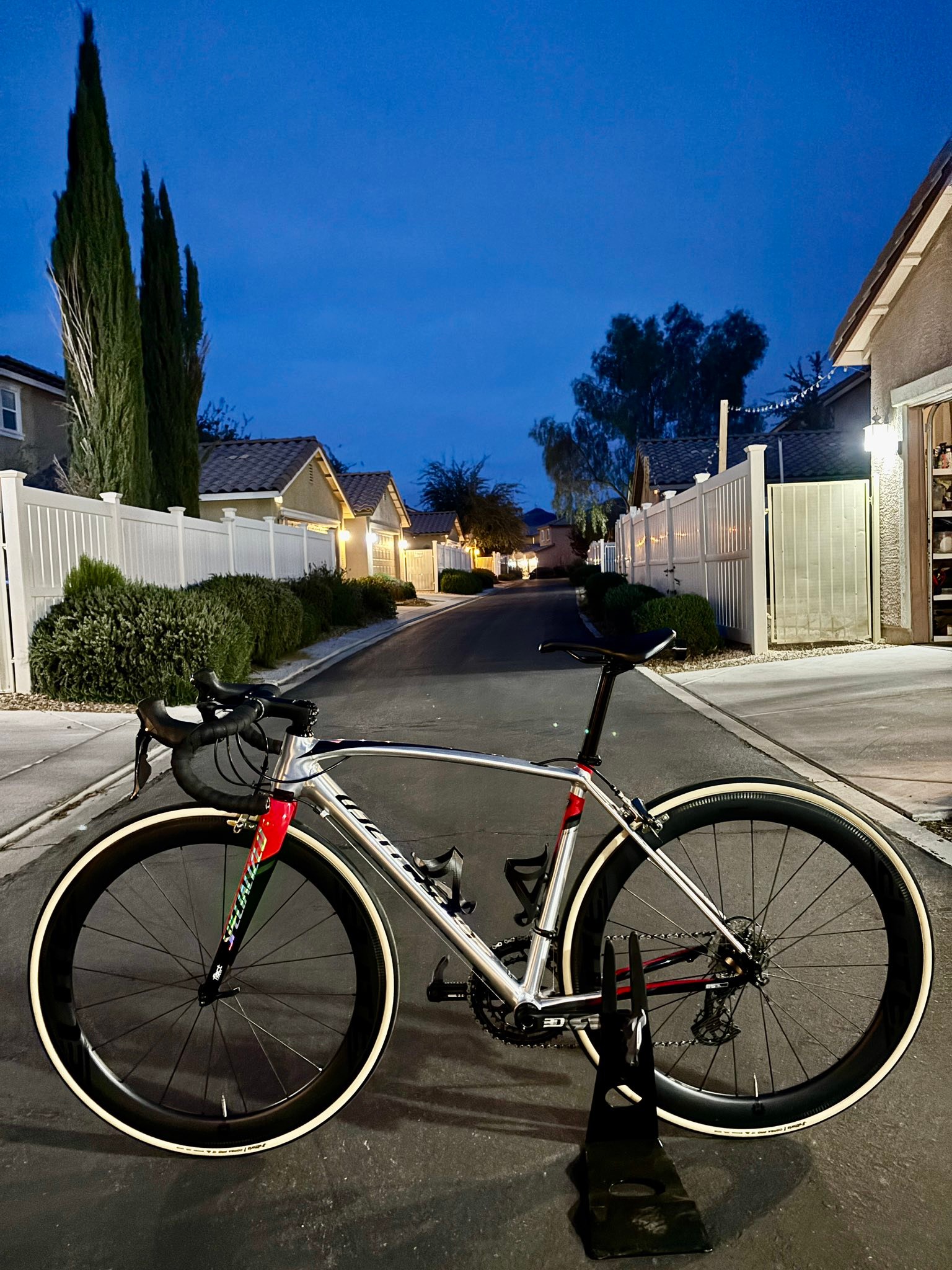 My 2016 specialized allez SL comp??‍♂️ From Henderson Nevada