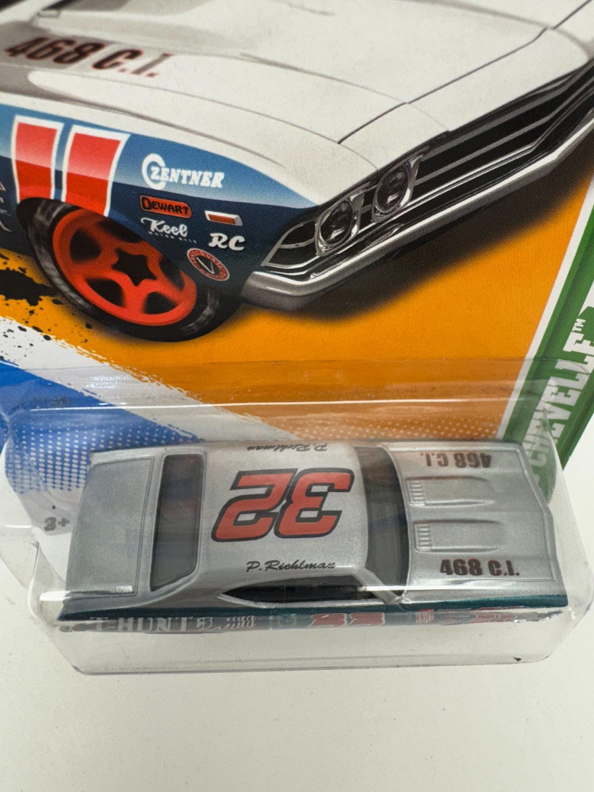 M2 Machines 1:64 1973 Chevy Cheyenne 10 Squarebody – Edizione Speciale Alice Cooper