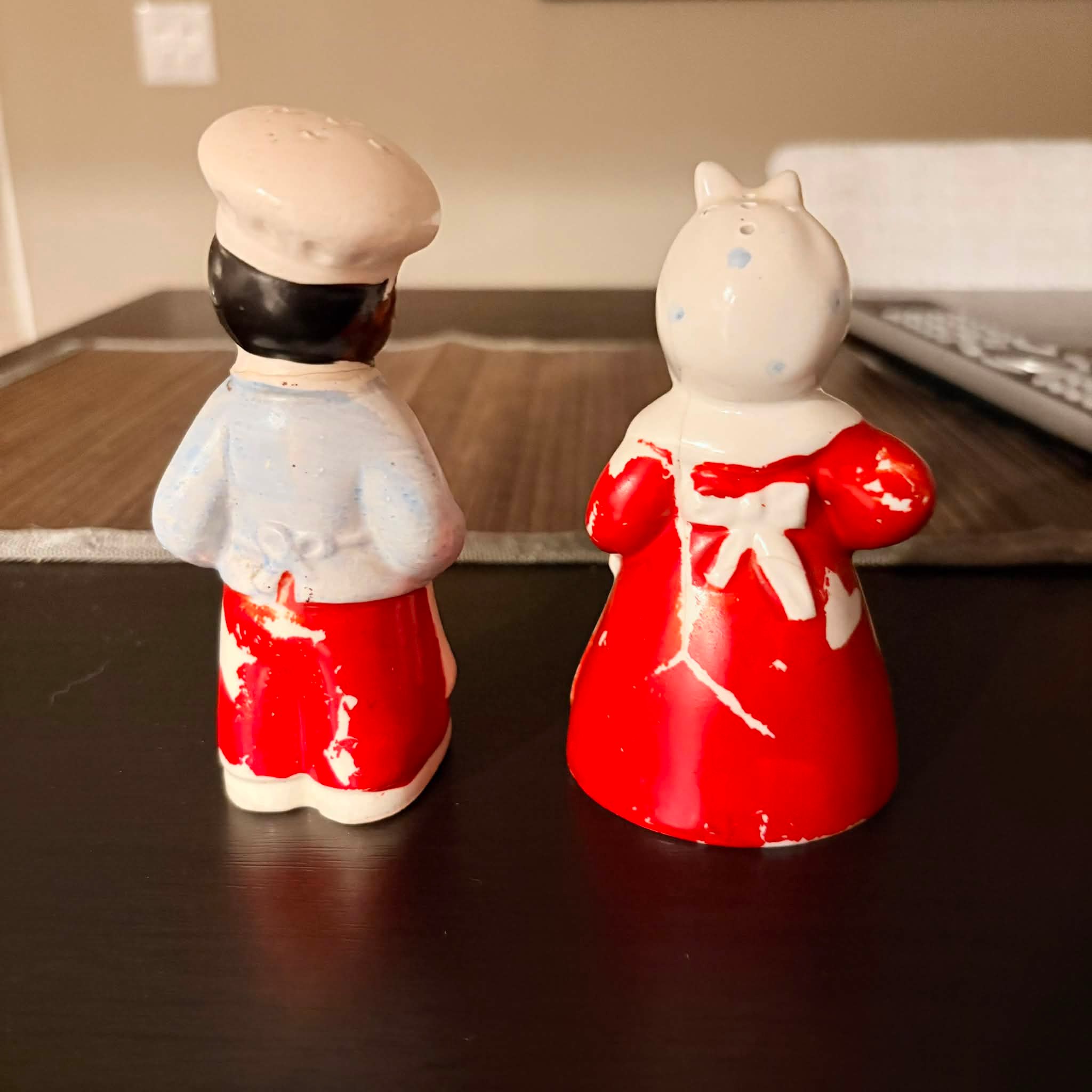 9 pairs salt and pepper shakers. Most are 1950s. 4 made in Japan