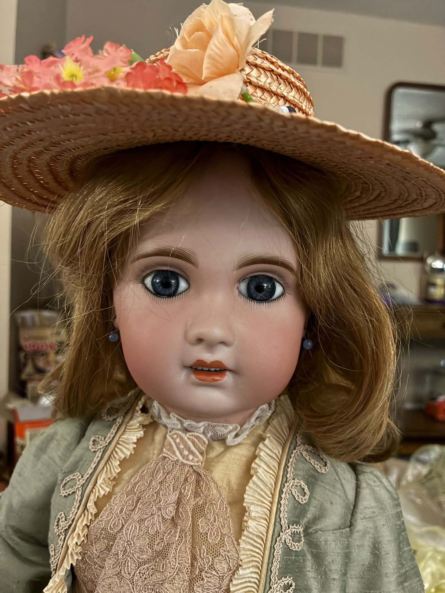 SFBJ Jumeau, mold 230, circa 1910. Such beautiful eyes