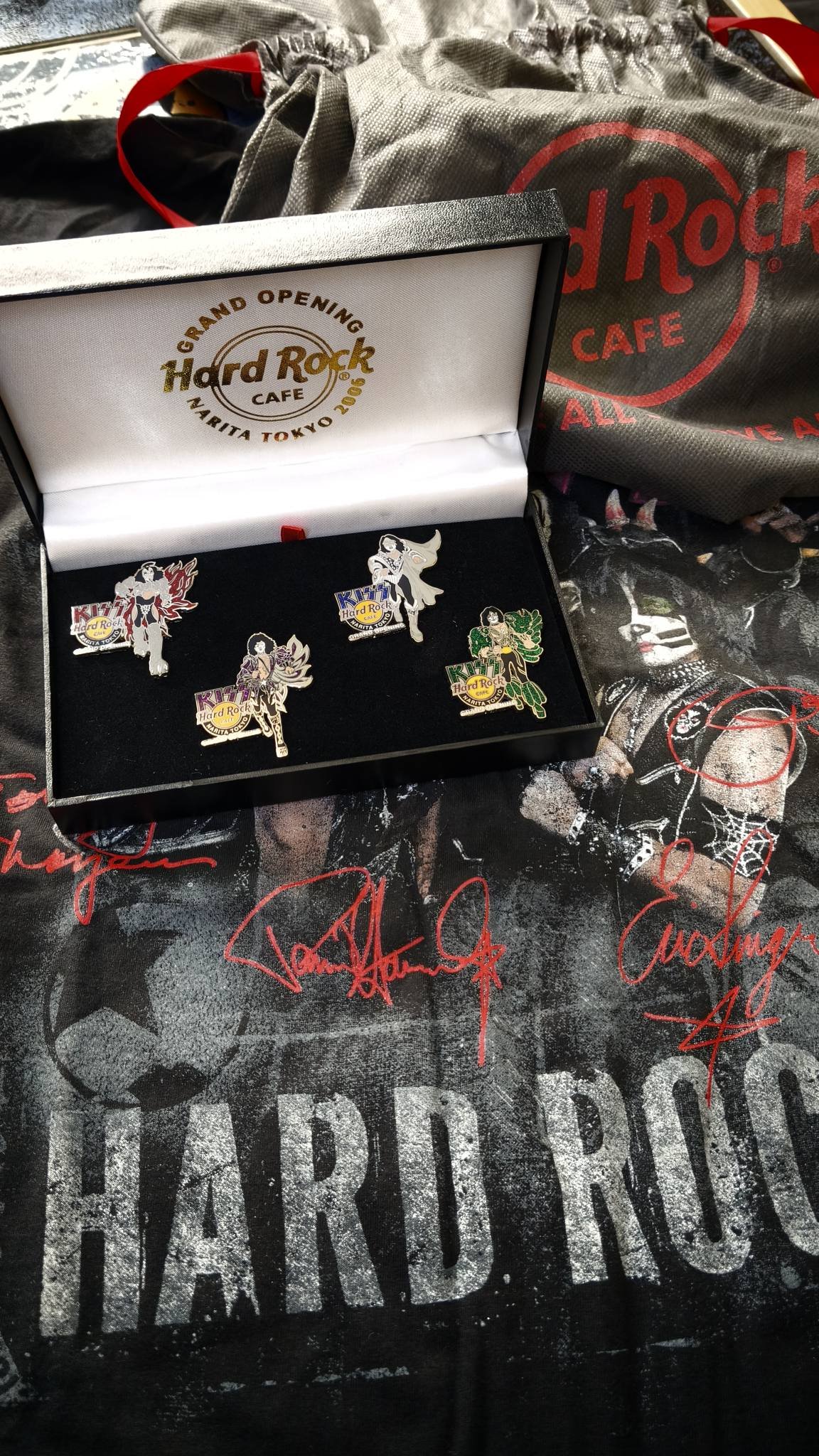 Hard Rock Café Japanese collection, from Hard Rock Café Tokyo. 🤟😎