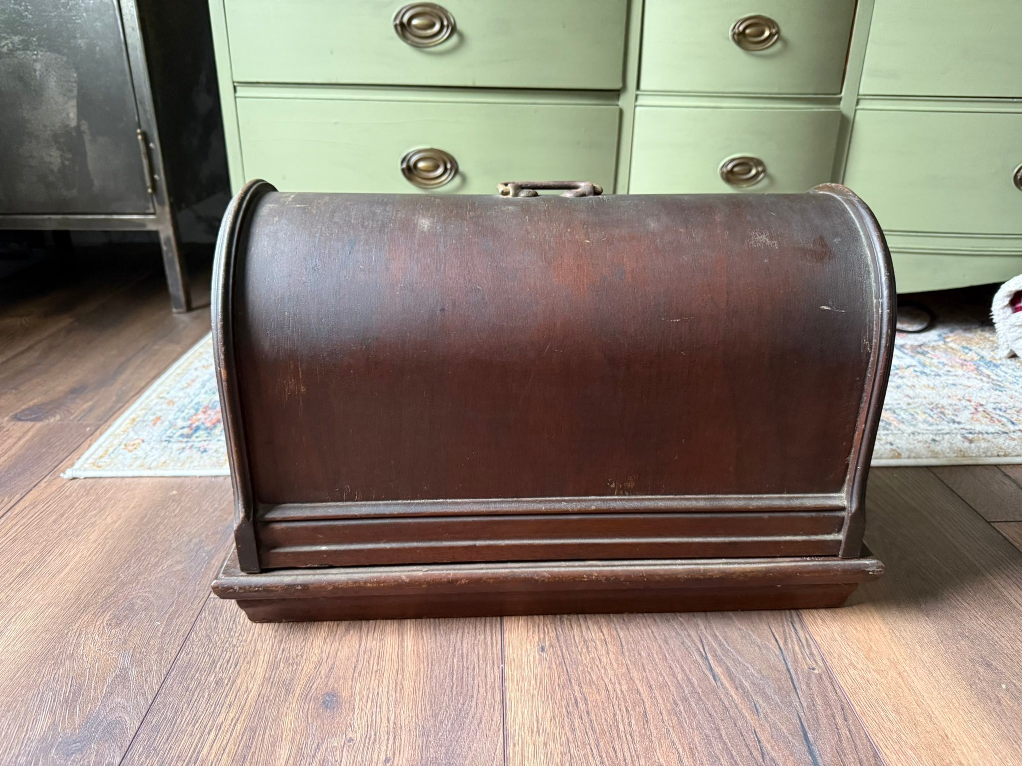 もぐ　様 What is the history of this vintage Japanese Singer copycat sewing