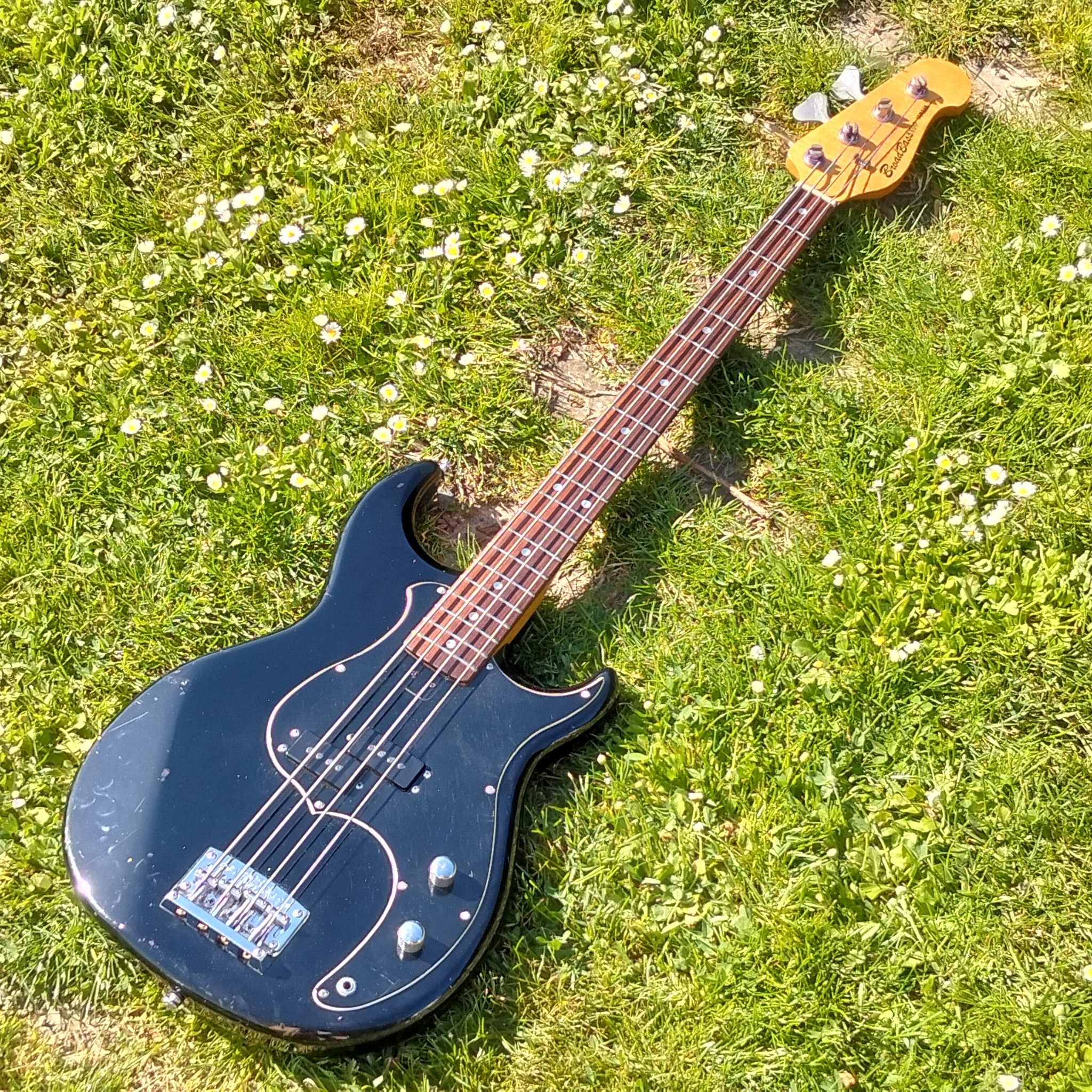 Yamaha BB800 bass guitar for sale