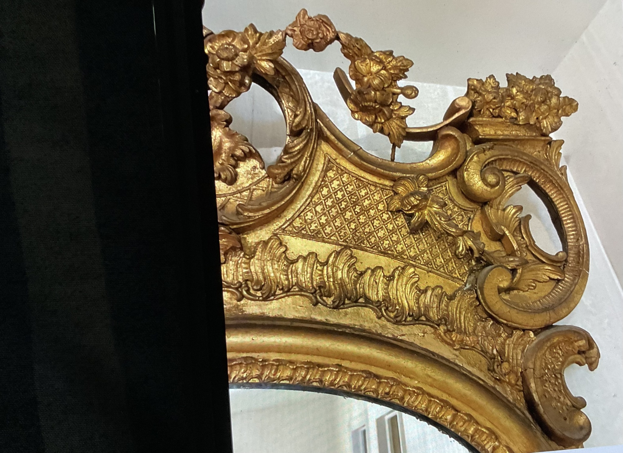 What can be learned about a 1855 New York City mirror?