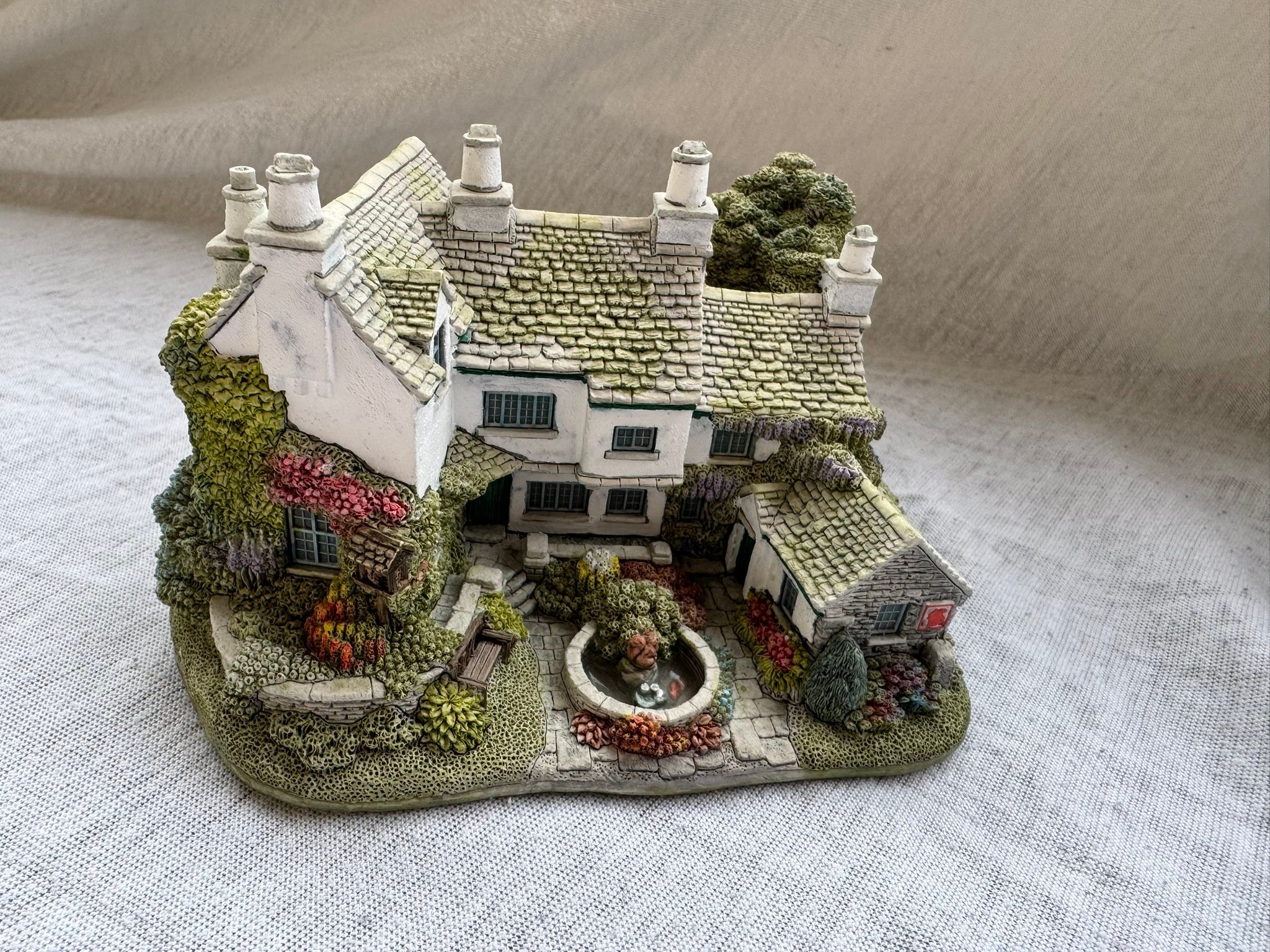 Buy, Sell & Swap Lilliput Lane ornaments | Facebook