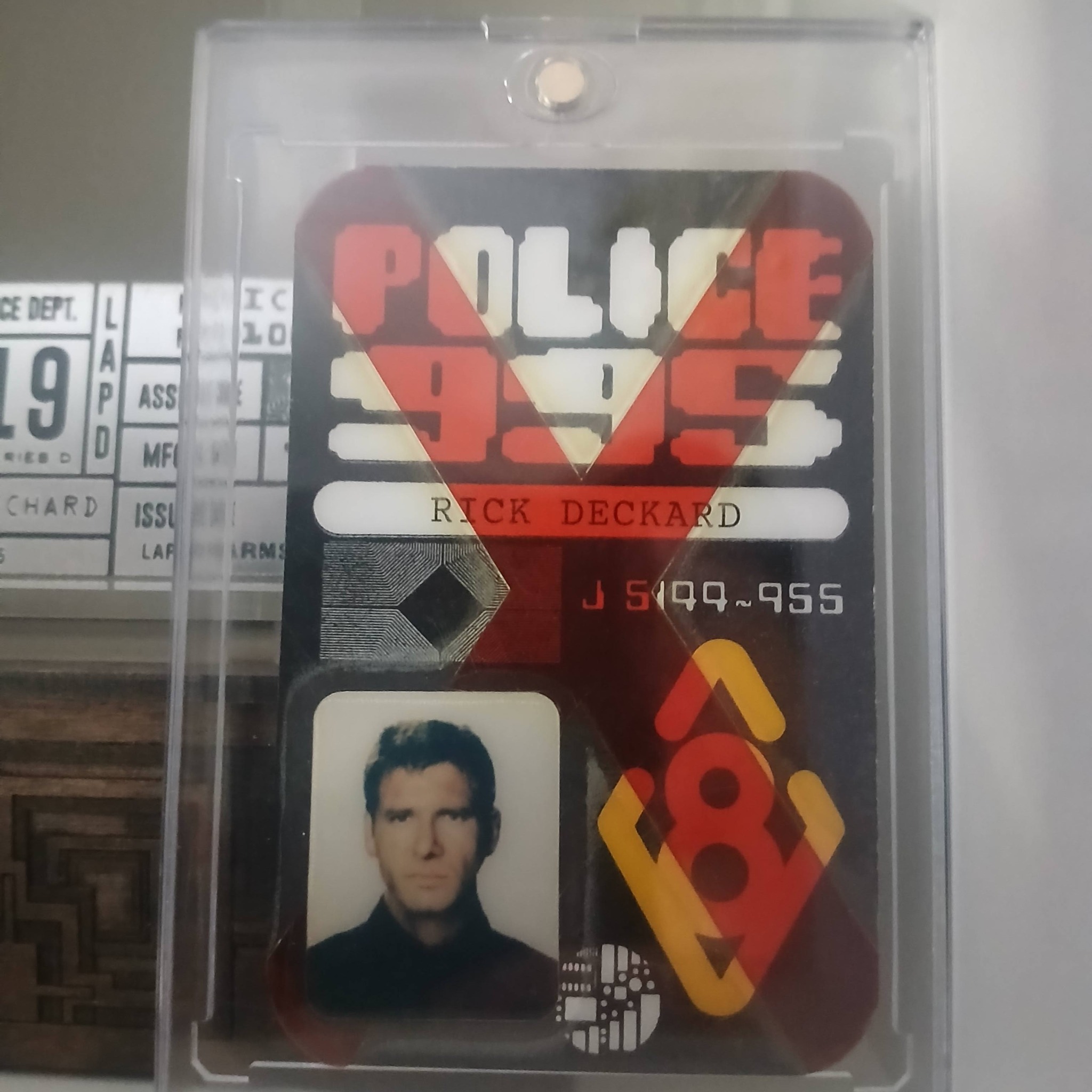 Is Deckard's badge number 260354 in Blade Runner?