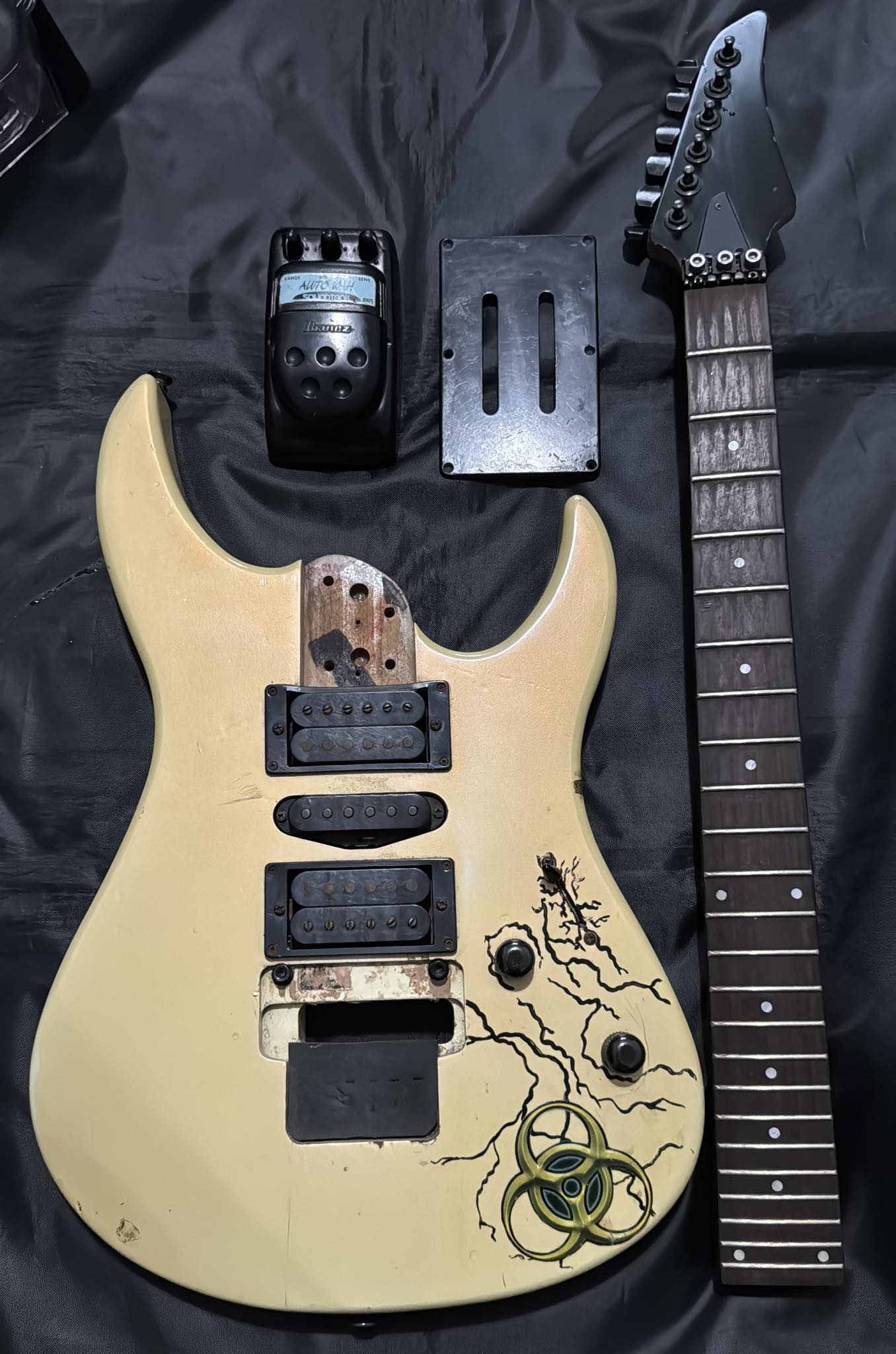 How to recover Yamaha RGX 521 logo and upgrade with Floyd Rose and