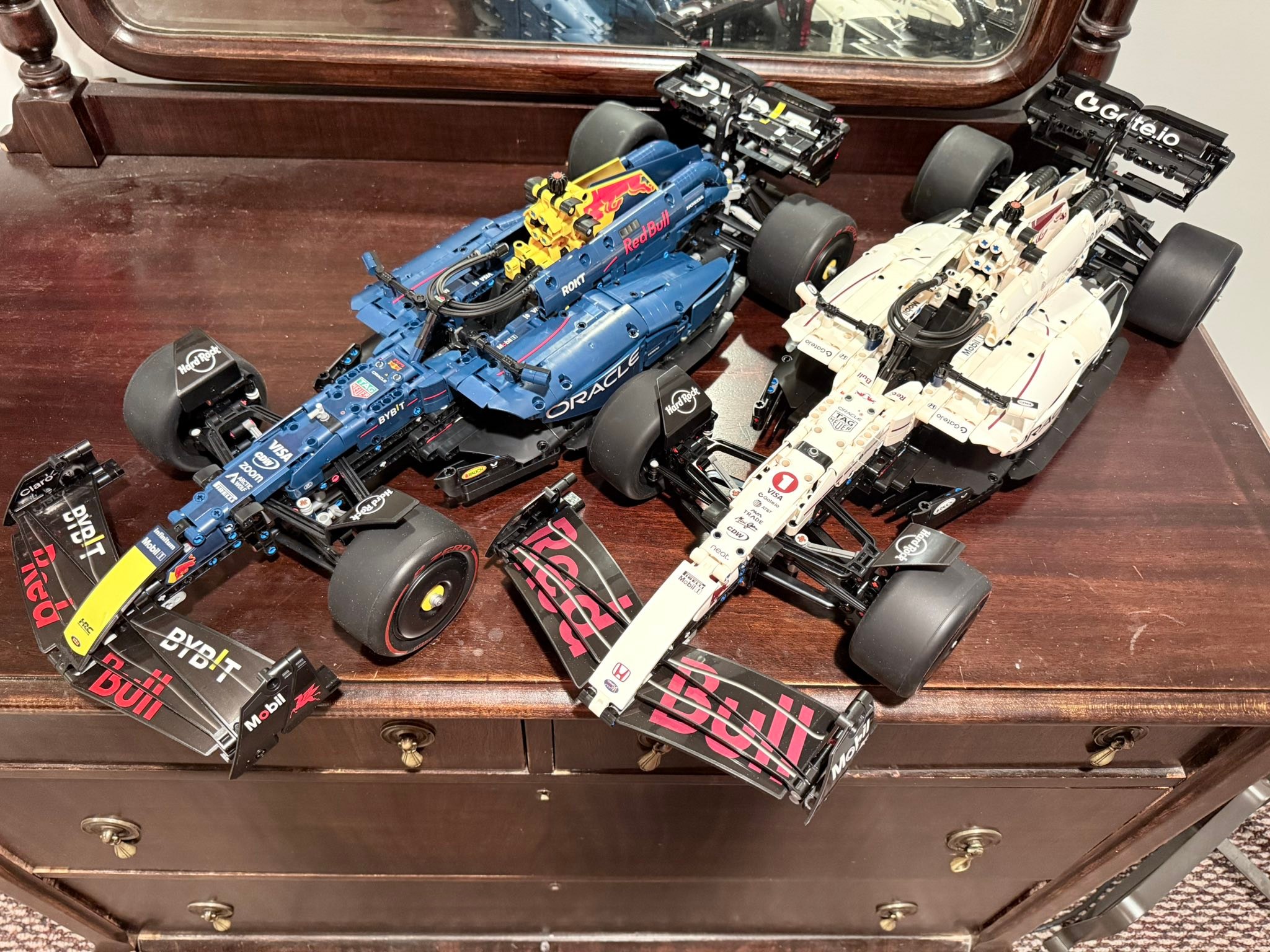 Building the Japanese GP White Bull Lego F1