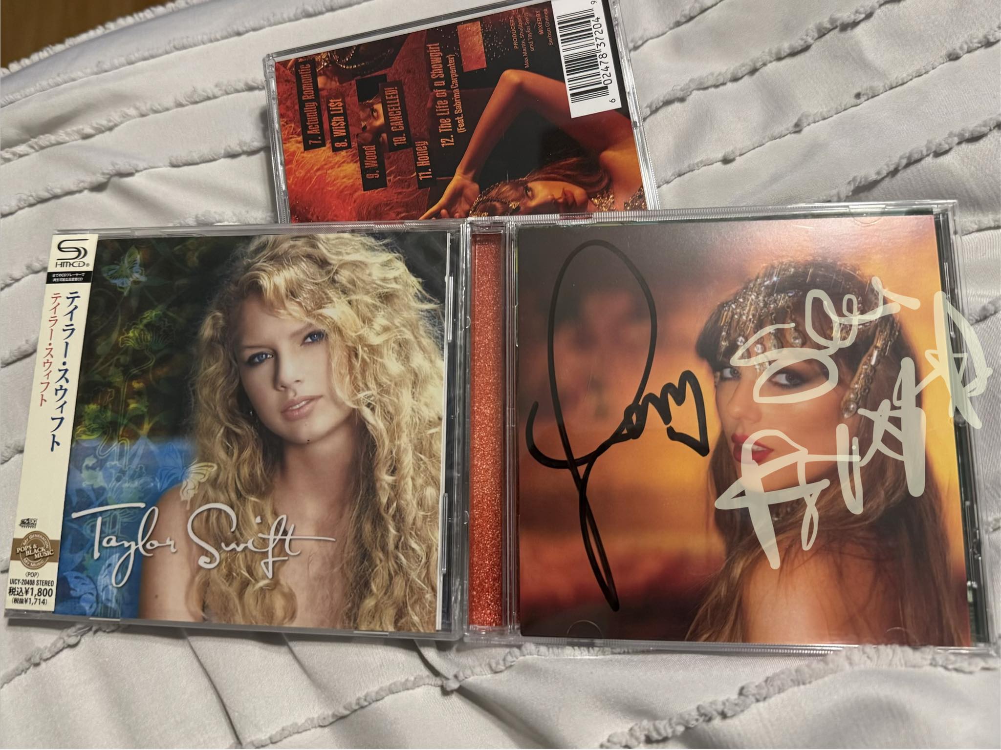 Taylor Swift fan finds rare signed CD with detached signature and