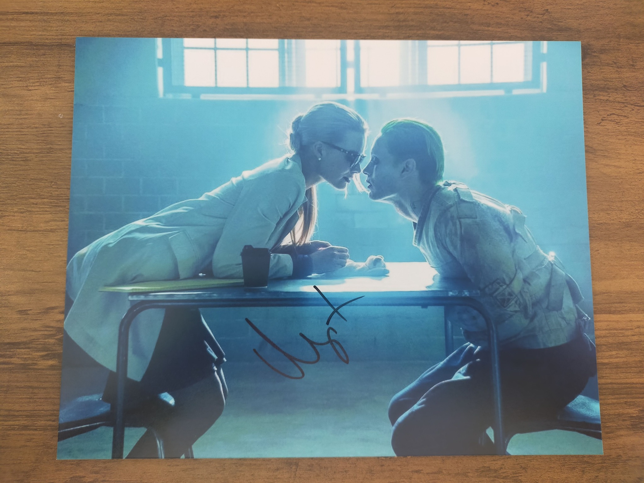 Margot Robbie autograph signing with Twin Cities Comics