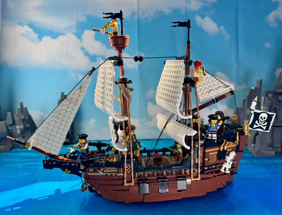 Modified Lego 31387 pirate ship with custom features