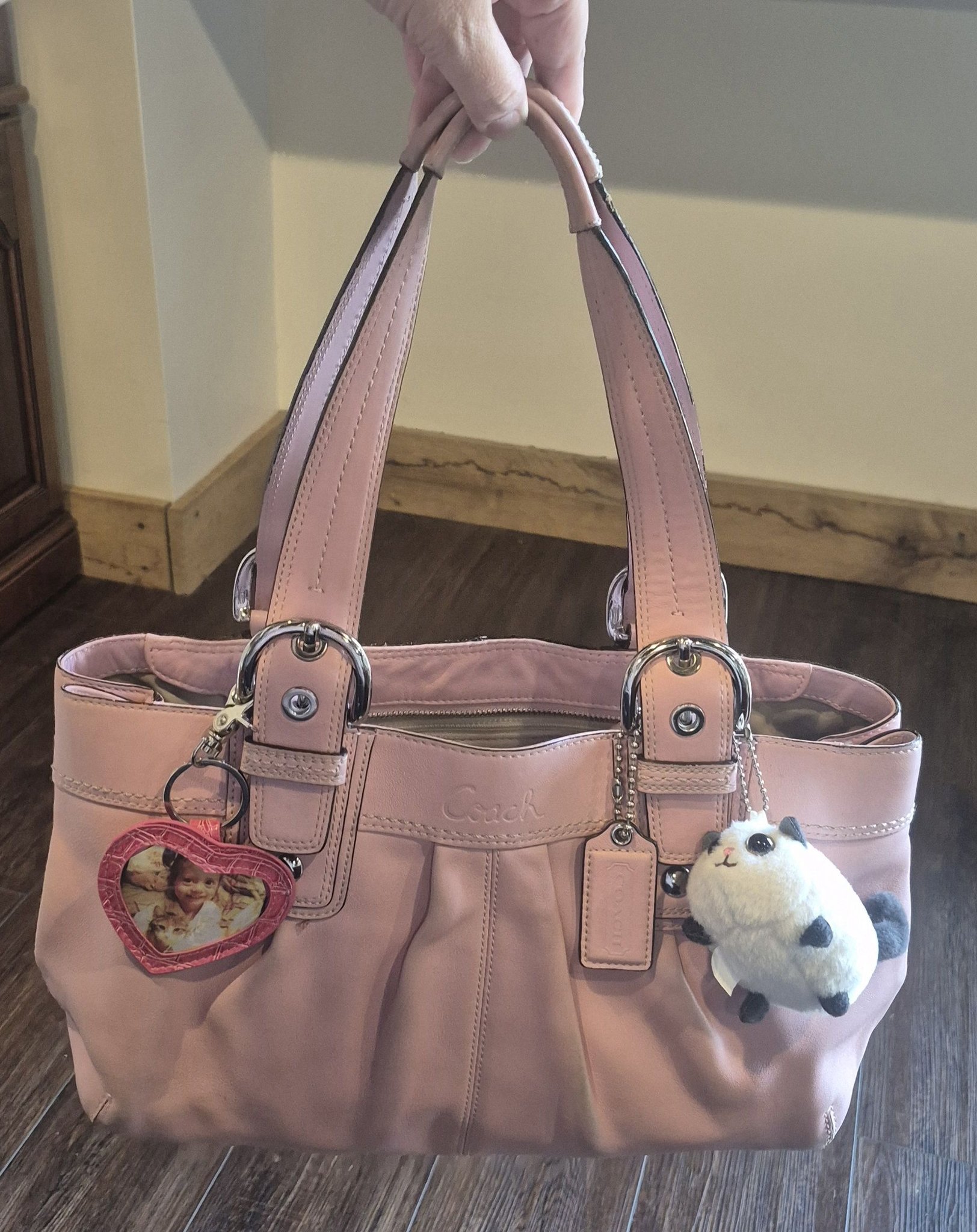 Vintage 2009 pink Y2K leather Coach purse found thrifting