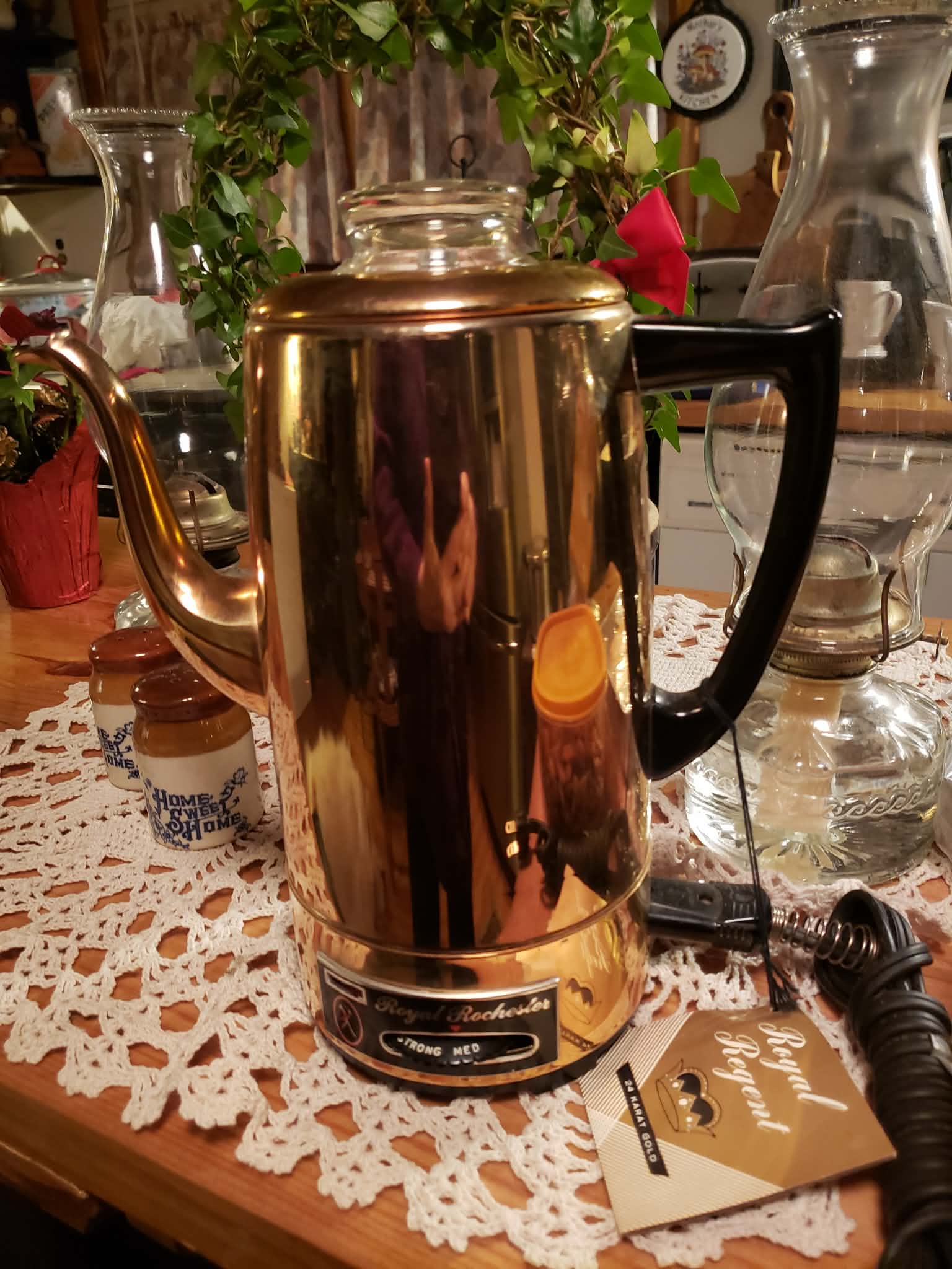 Vintage Royal Rochester gold-plated electric percolator found