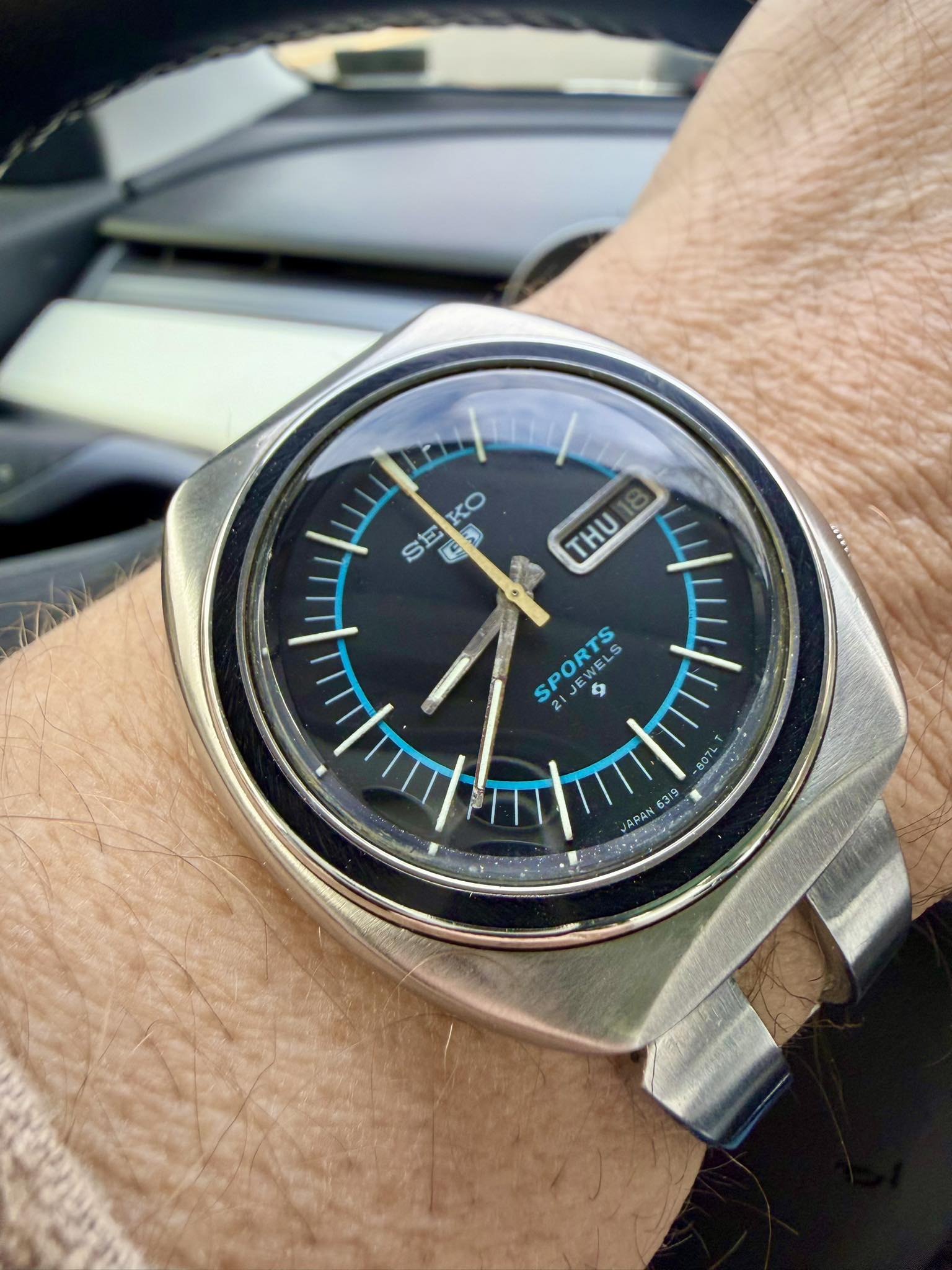 Vintage 1970s Seiko 5 Sports 6319-8070 watch