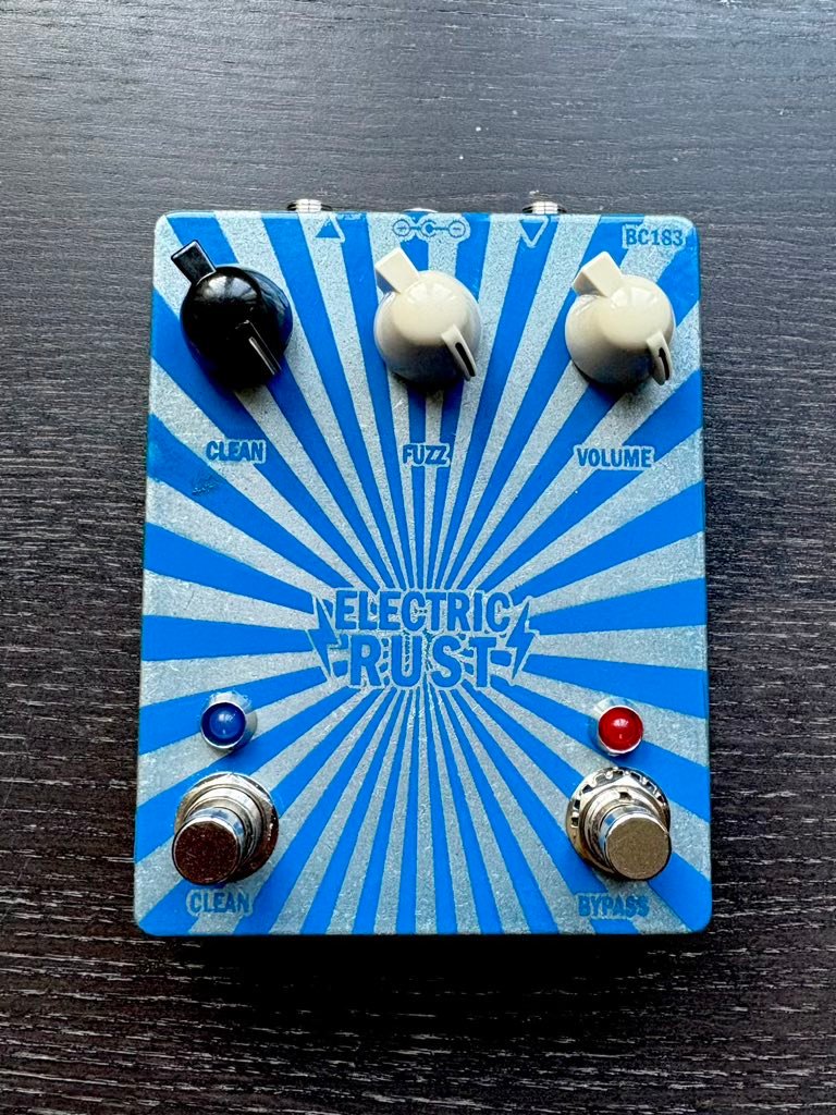Ross Fuzz Pedal Internal Circuit and Features