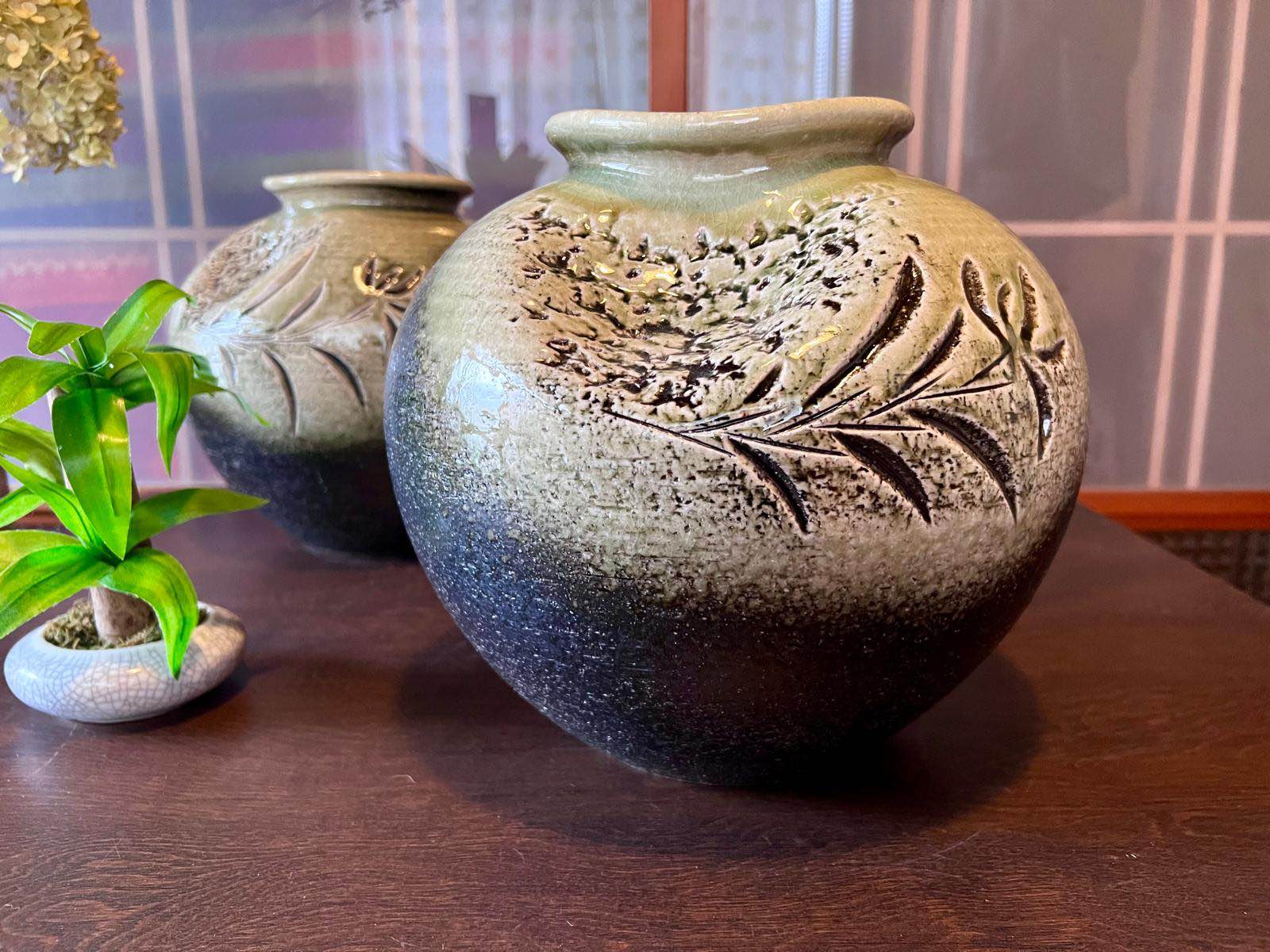 Shigaraki Ceramic Vases/信楽焼の花瓶 Handcrafted and hand-painted