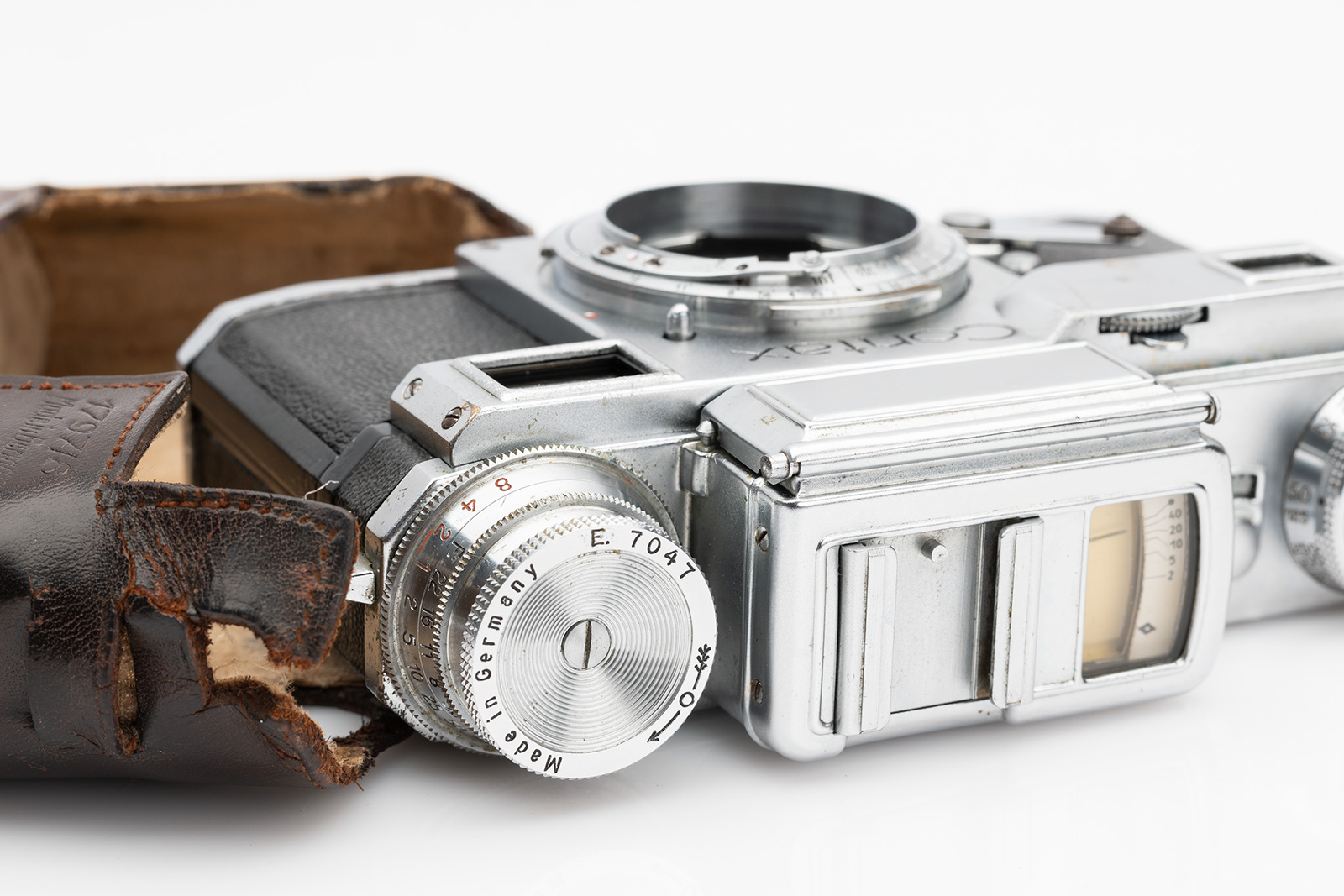 Restoration of 1936 Contax III camera with rare Sonnar lens