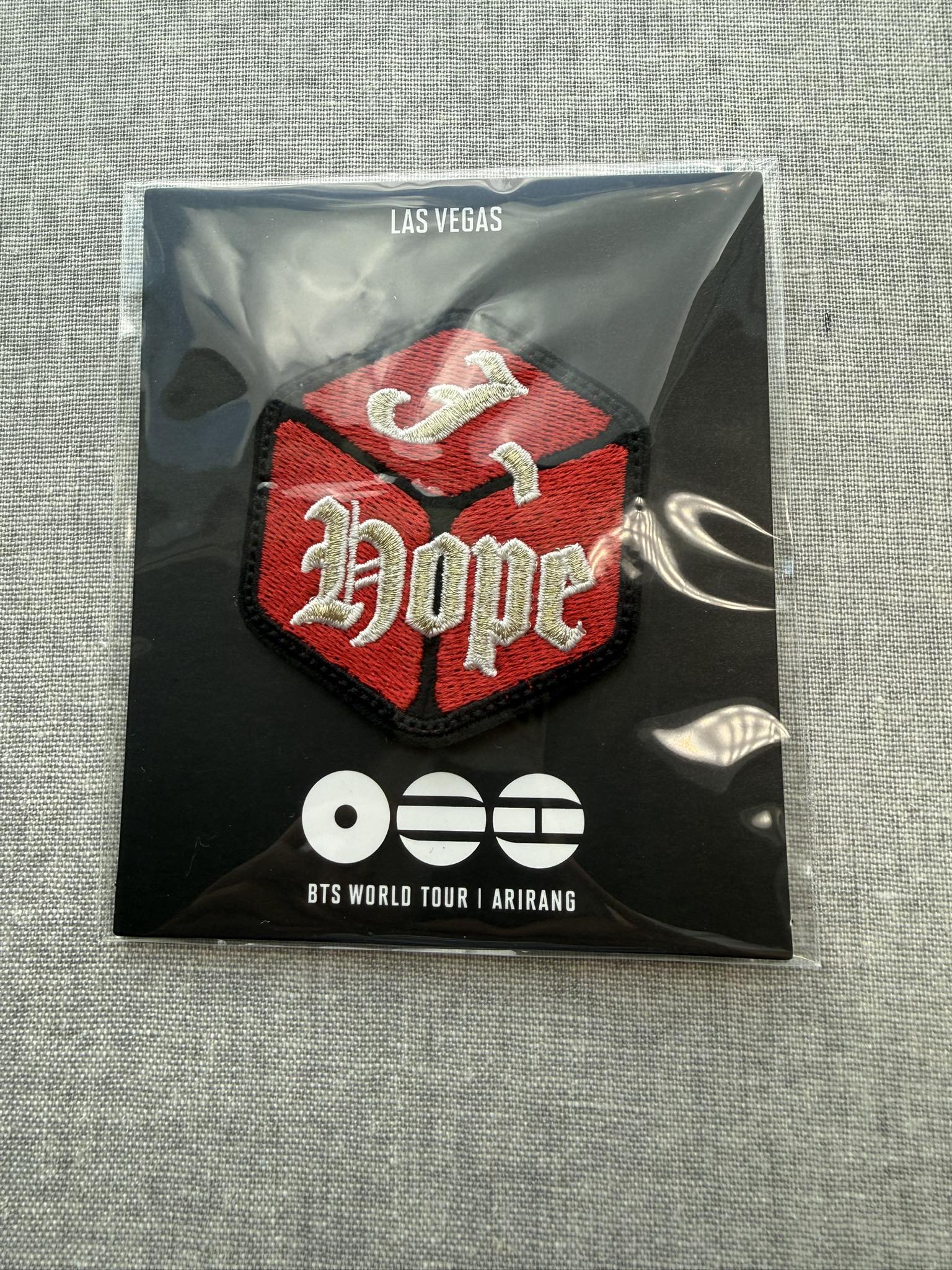 Did anyone get the Vegas pins on Weverse? They sold out fast. WTT