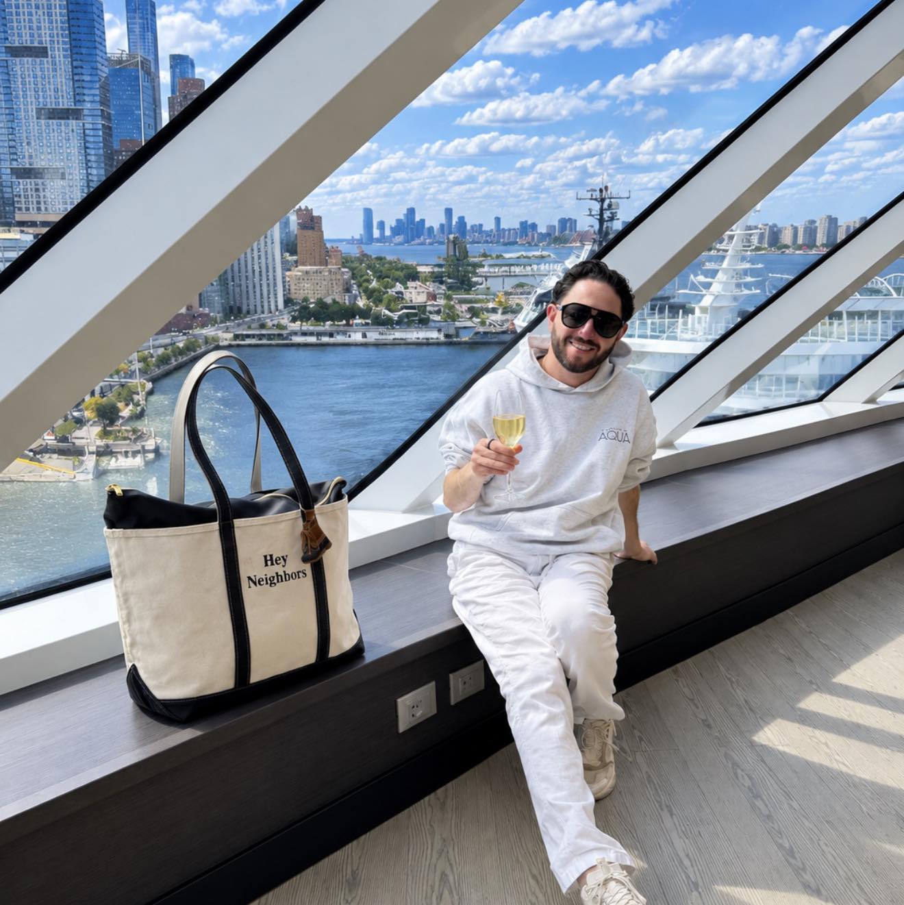 🚢 NORWEGIAN AQUA vs. UTOPIA OF THE SEAS… LET’S TALK ABOUT IT! 👀🔥 Hey ...