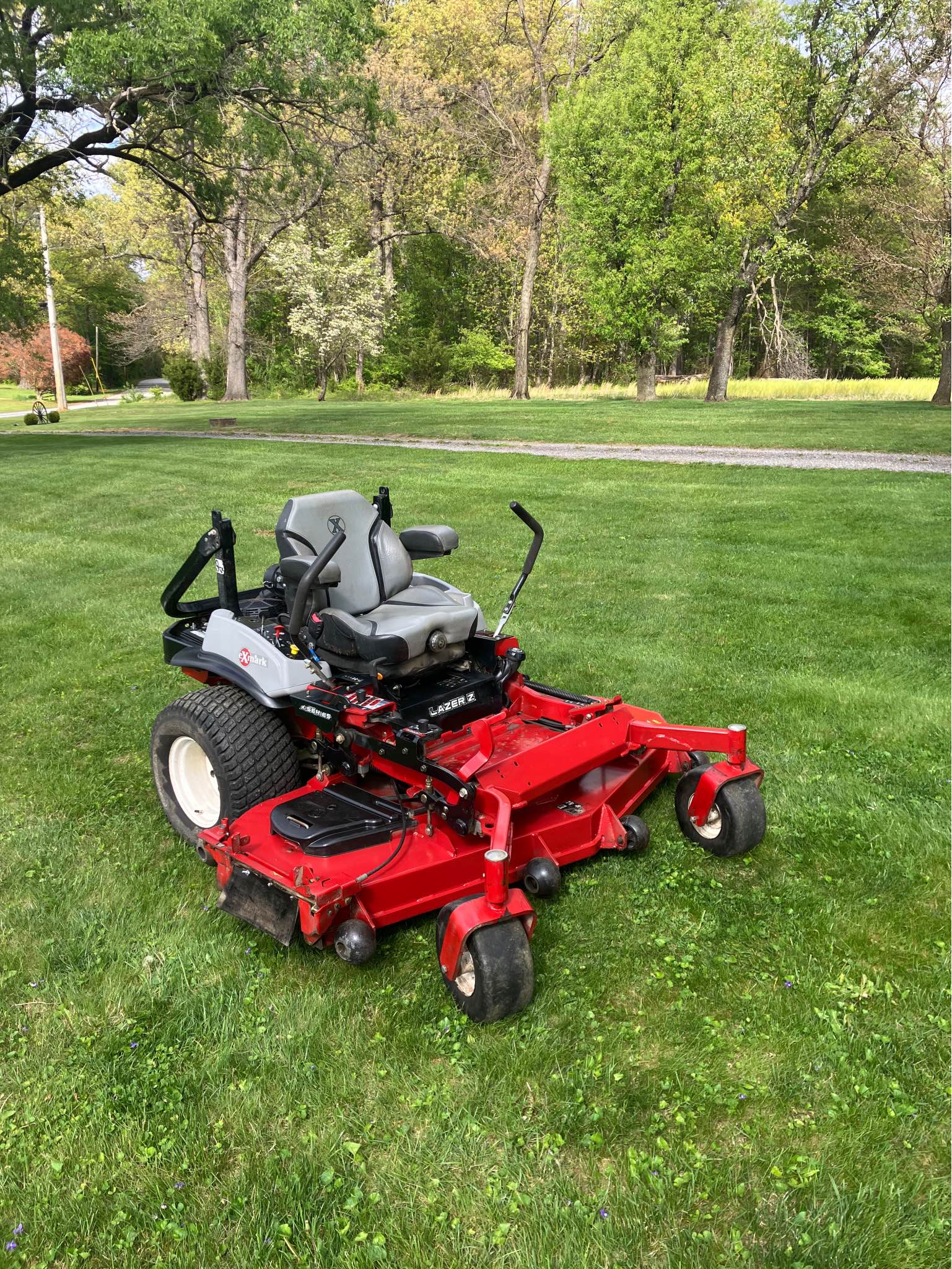 NEW EXMARK LAZER Z X-SERIES 72