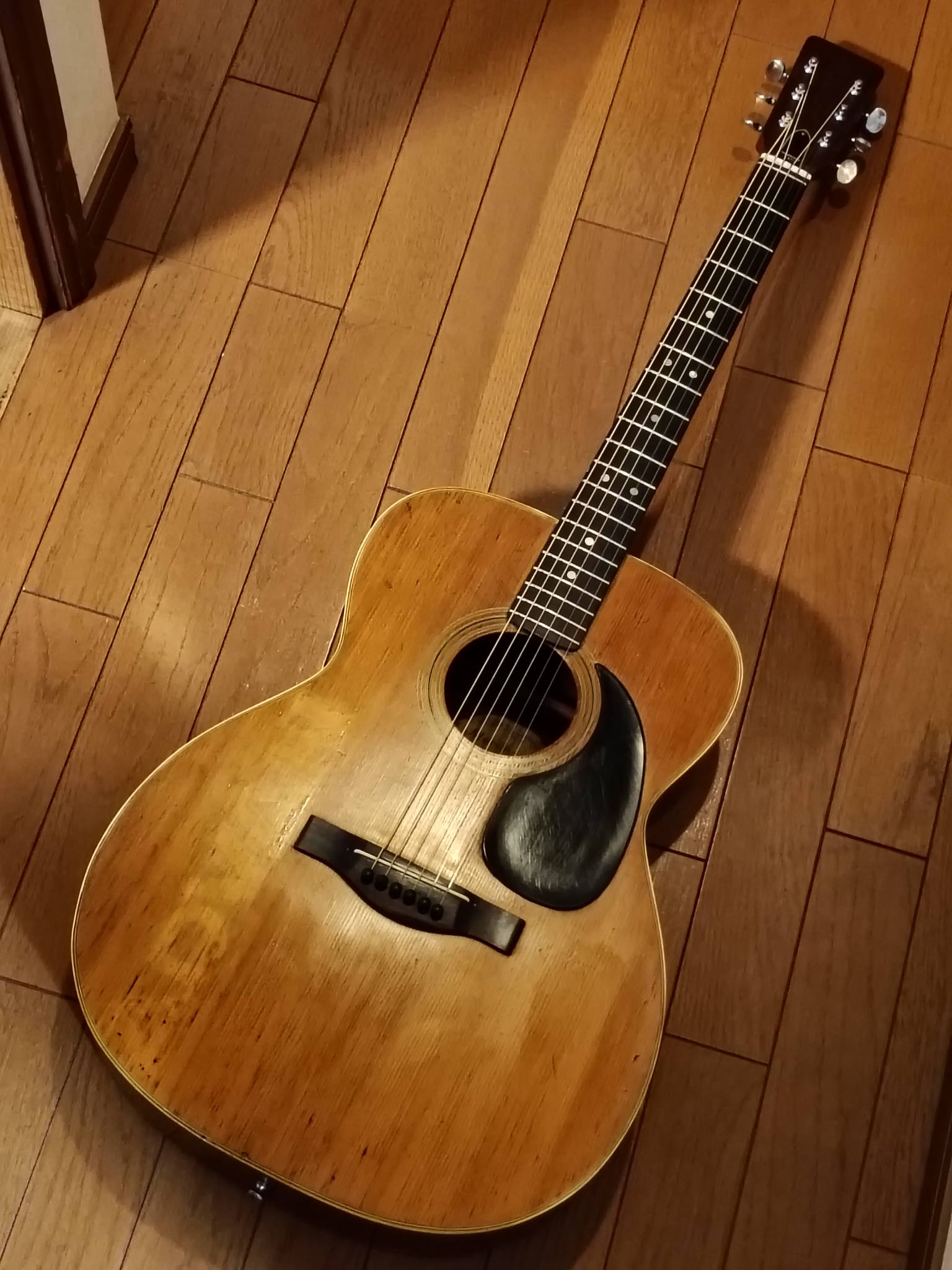 What is the history of Maruha FB150M acoustic guitars?