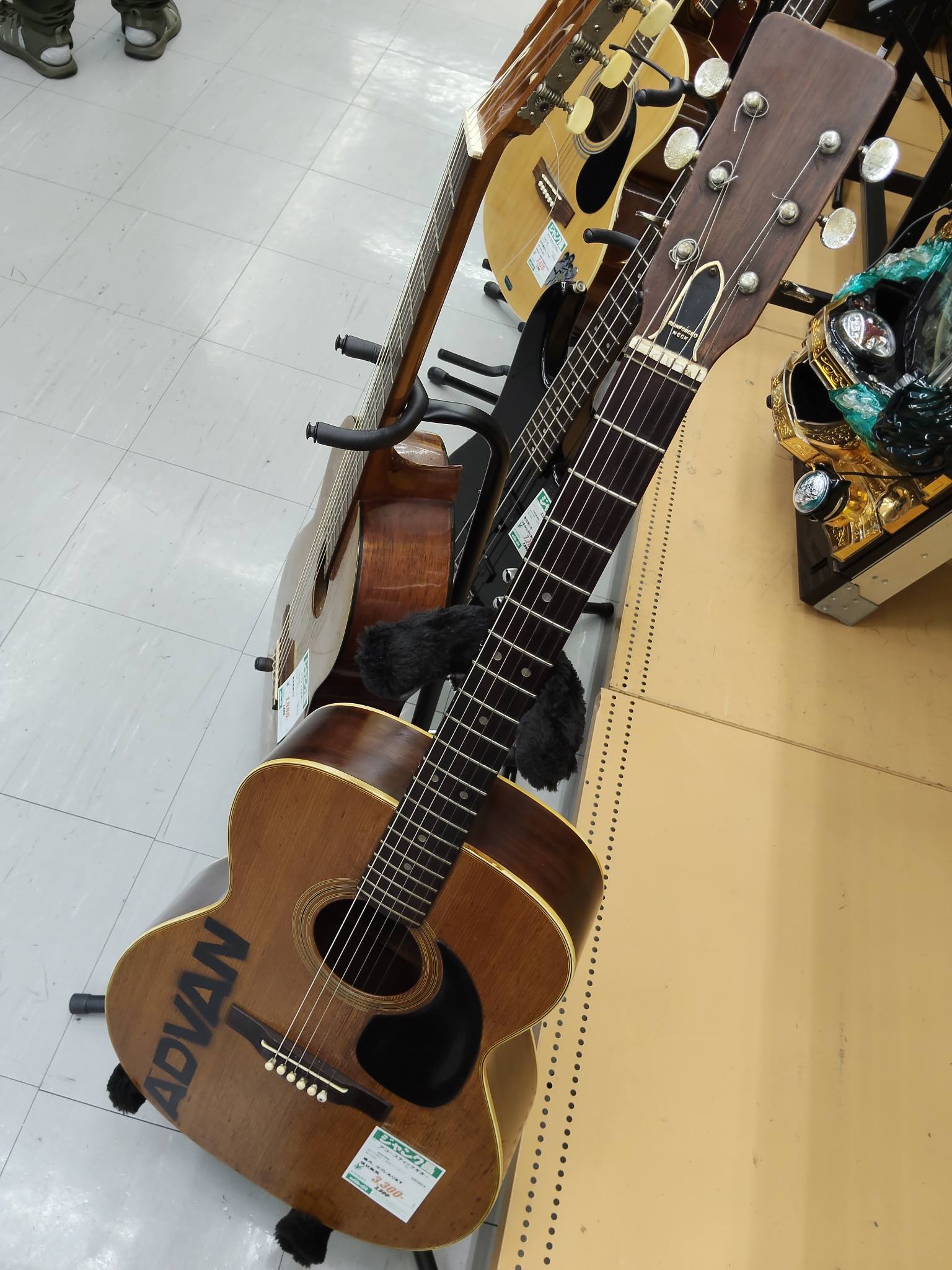 What is the history of Maruha FB150M acoustic guitars?
