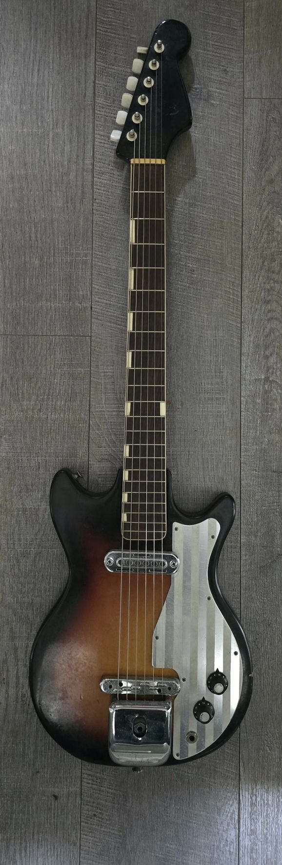 Teisco ET 300 guitar with Melody logo