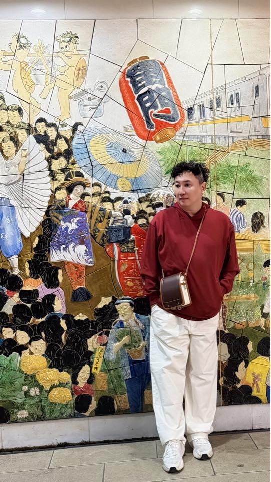岁月不仅是一把杀猪刀，更是一把雕刻刀。从小鲜肉到现在的成熟稳重，哥的魅力是不是依然在线？ | Pc Tan | Facebook
