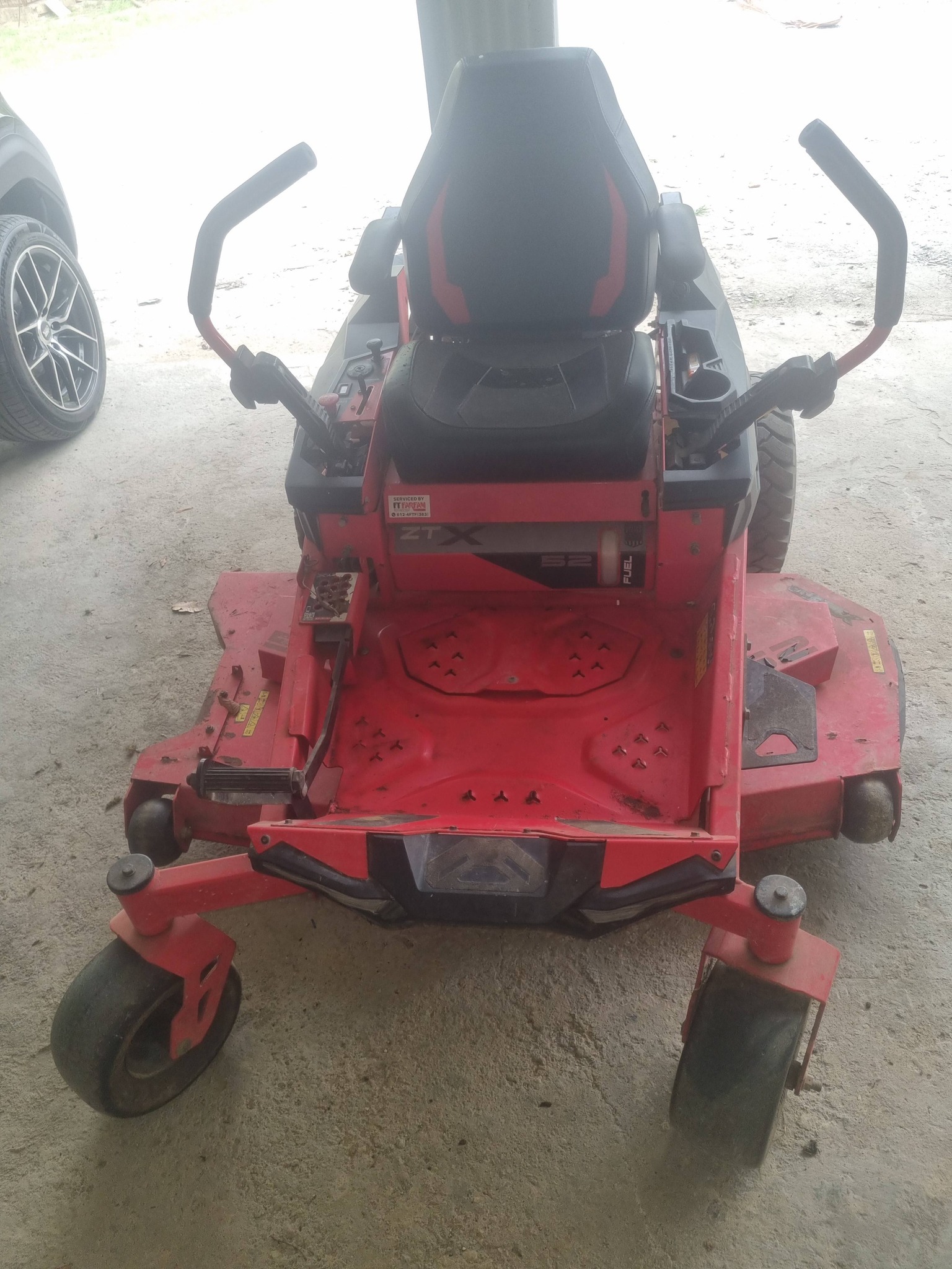 零 2023 Gravely zero turn mower for sale, needs servicing | Trinidad
