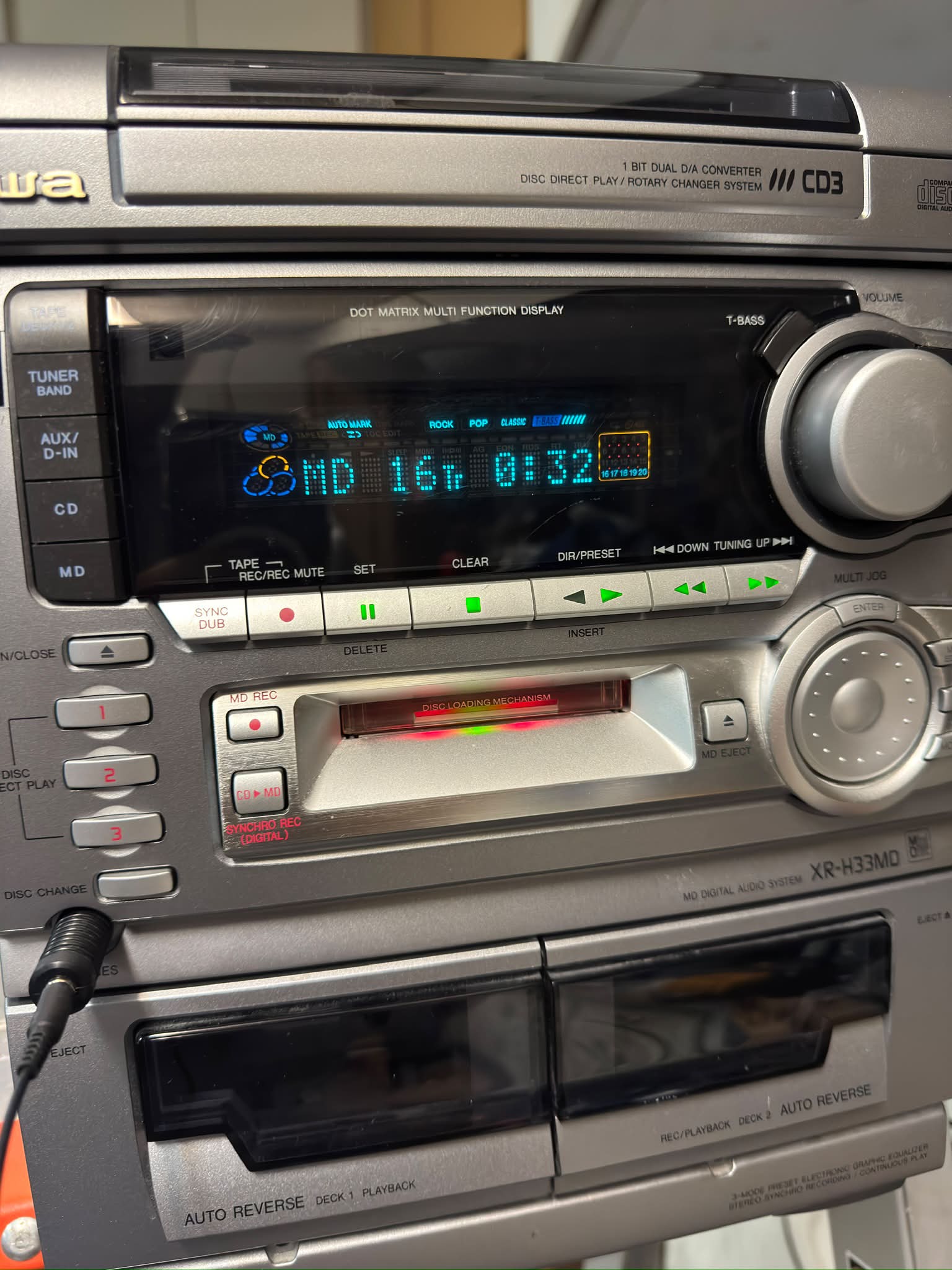 What causes Aiwa XR-MD100 CD playback issues?