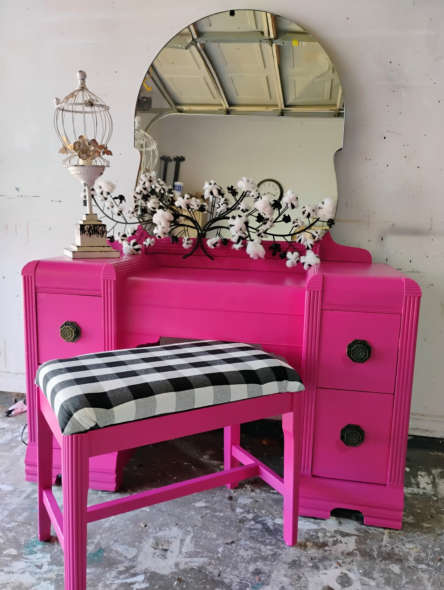 hot pink dressing table vintage vanity for sale in Burkburnett princess pink dressing table