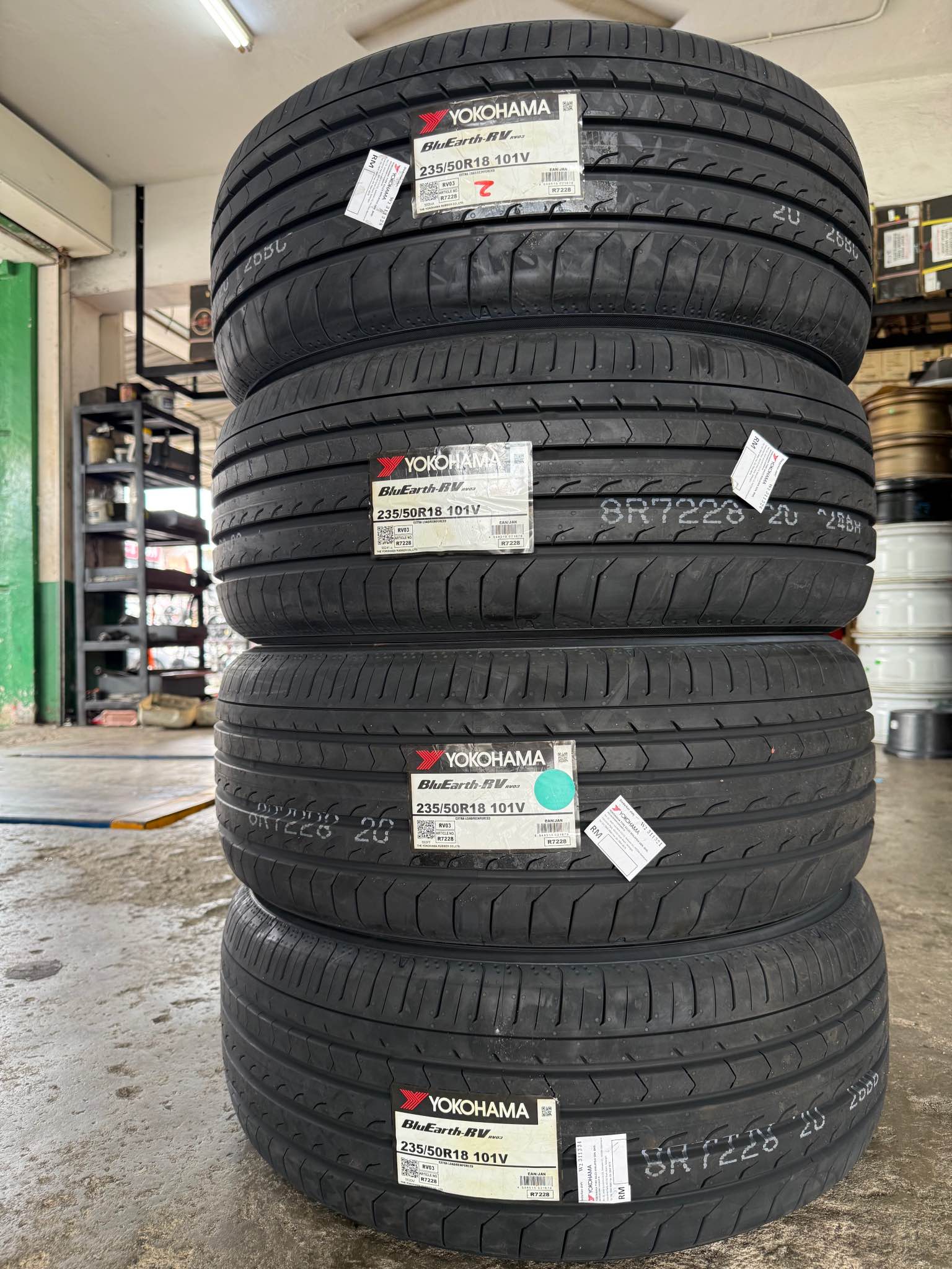 New Tyre Offer 235 50 18 Yokohama RV03 ?? year 2025 Made in 