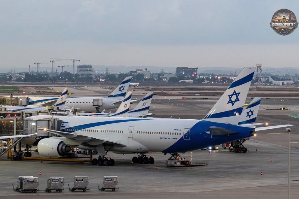 蔵出画像。JA708A（登録記号）ANA・全日空 Boeing 777-200ER。2021年2