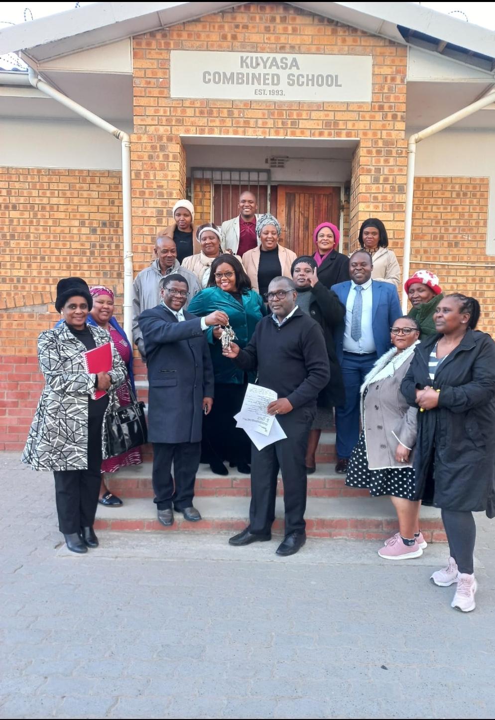 Isikolo esibeka uThixo phambili Sisikolo esisikelelekileyo🙏🙏🙏 ...