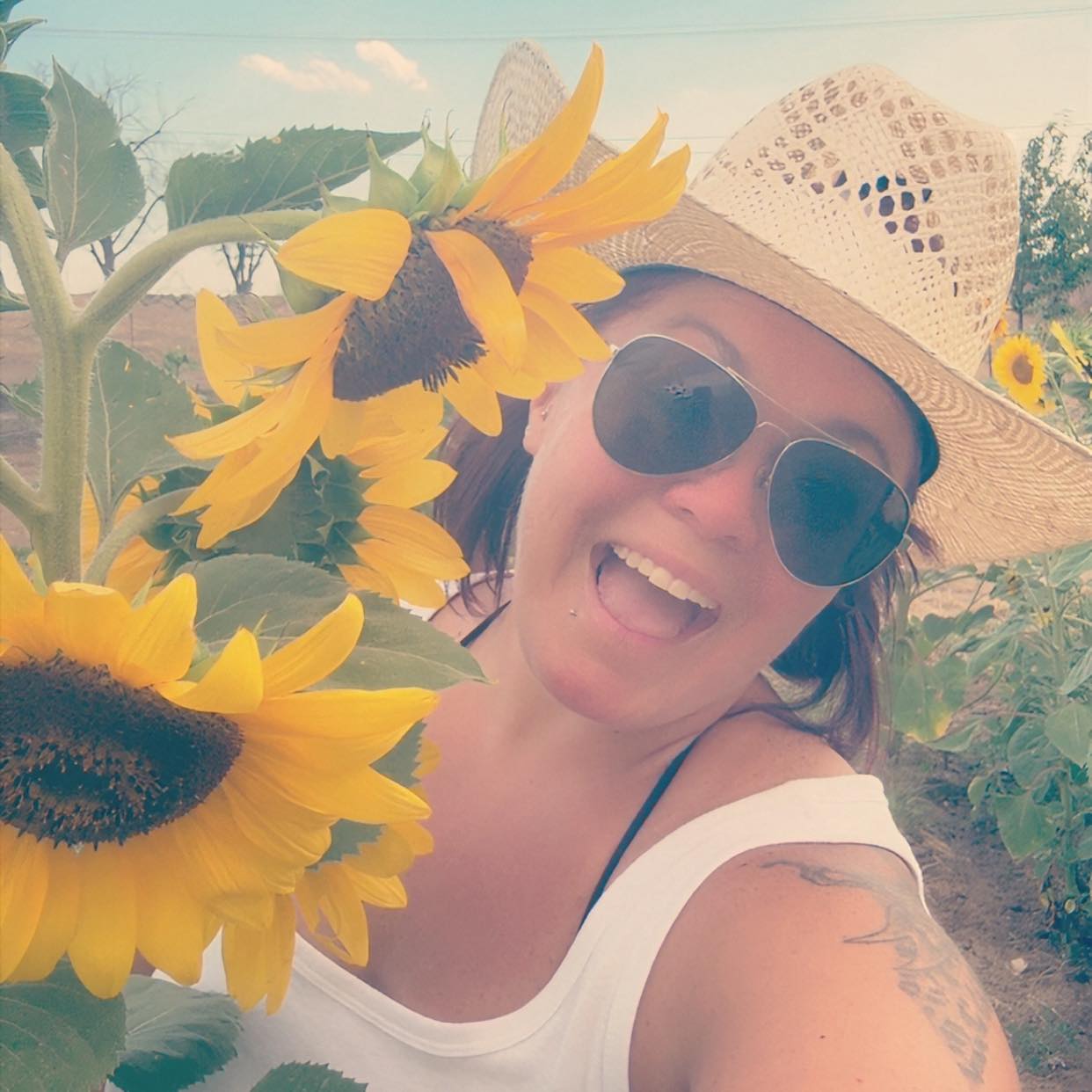 🌻🧵 THIS is what we mean when we say Quilts & Blooms! 🧵🌻 We brought a ...